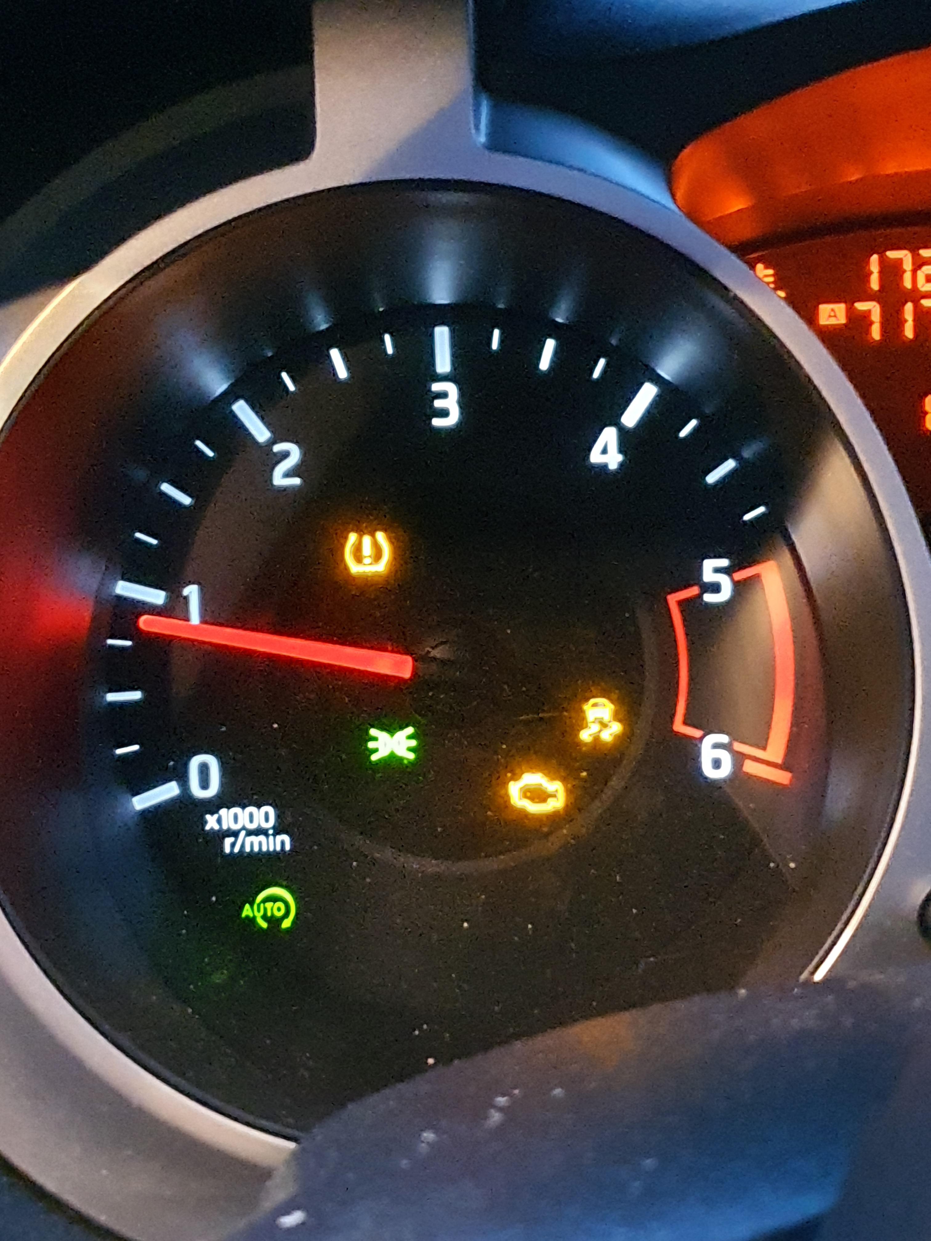 Nissan Juke Warning Lights