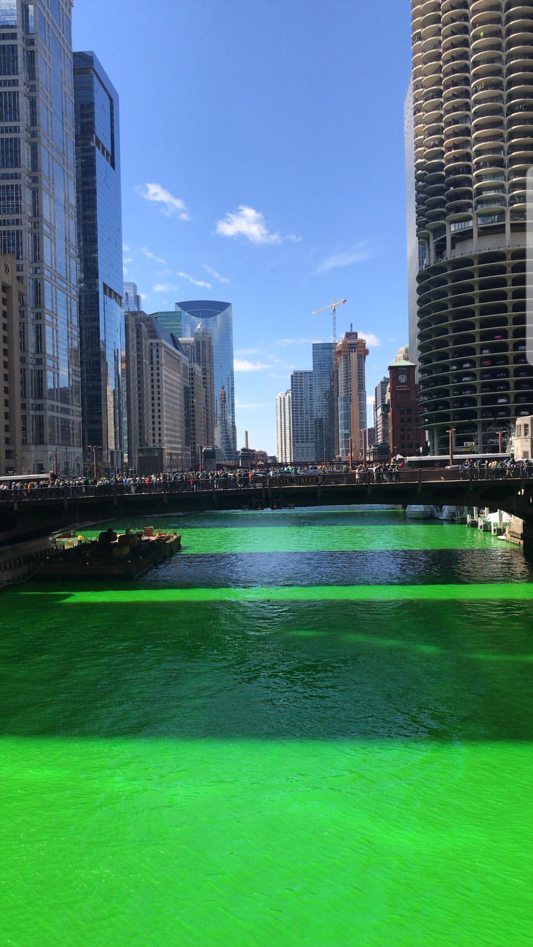 The Chicago River turning green for St. Patrick's Day r/mildlyinteresting