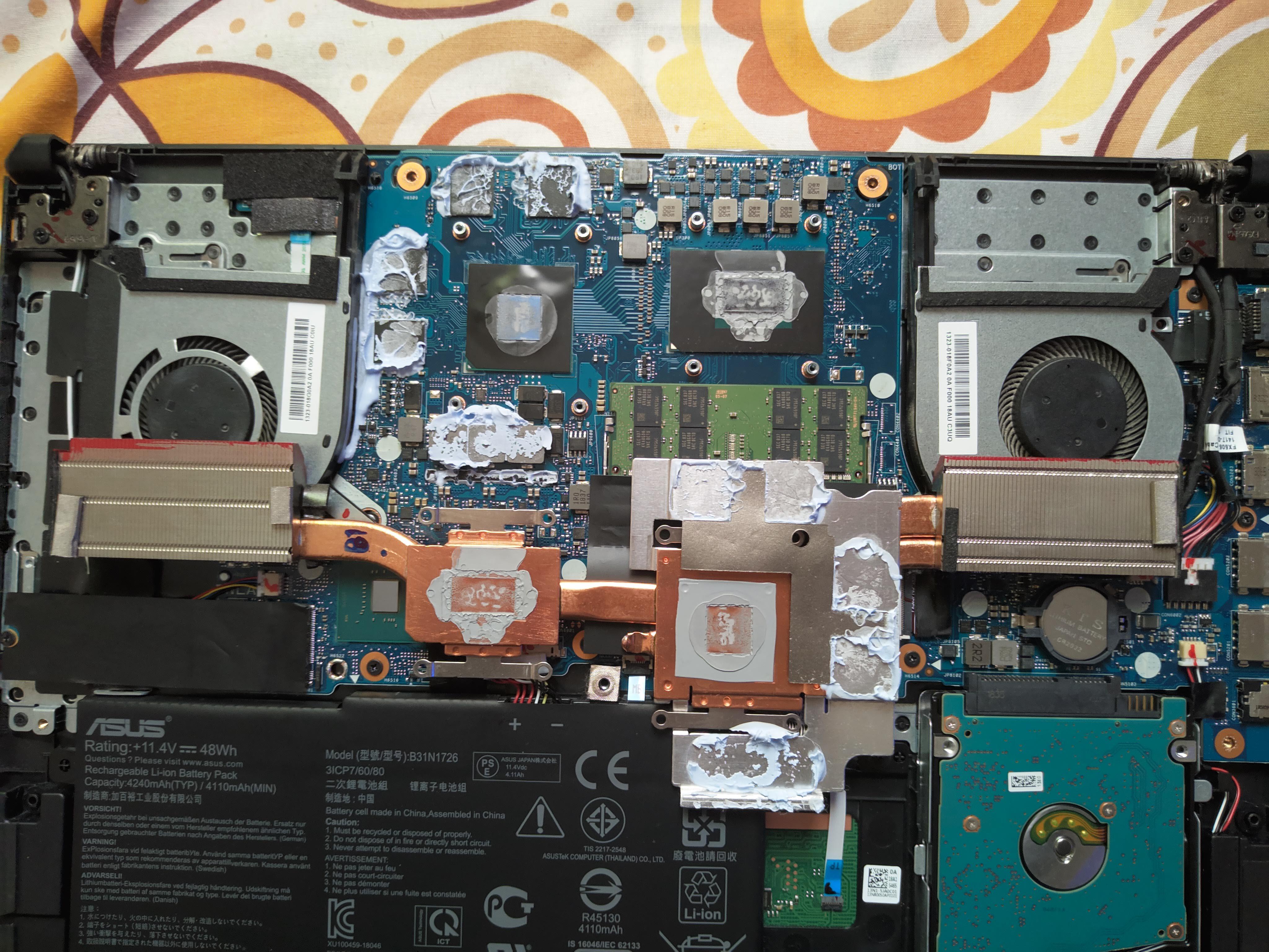 Since the beginning my laptop was running quite hot, I decided to open