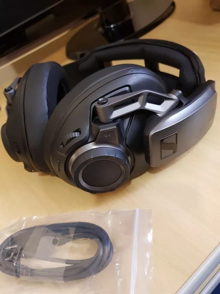 [HELP] Help Identify Sennheiser Model r/Gaming_Headsets