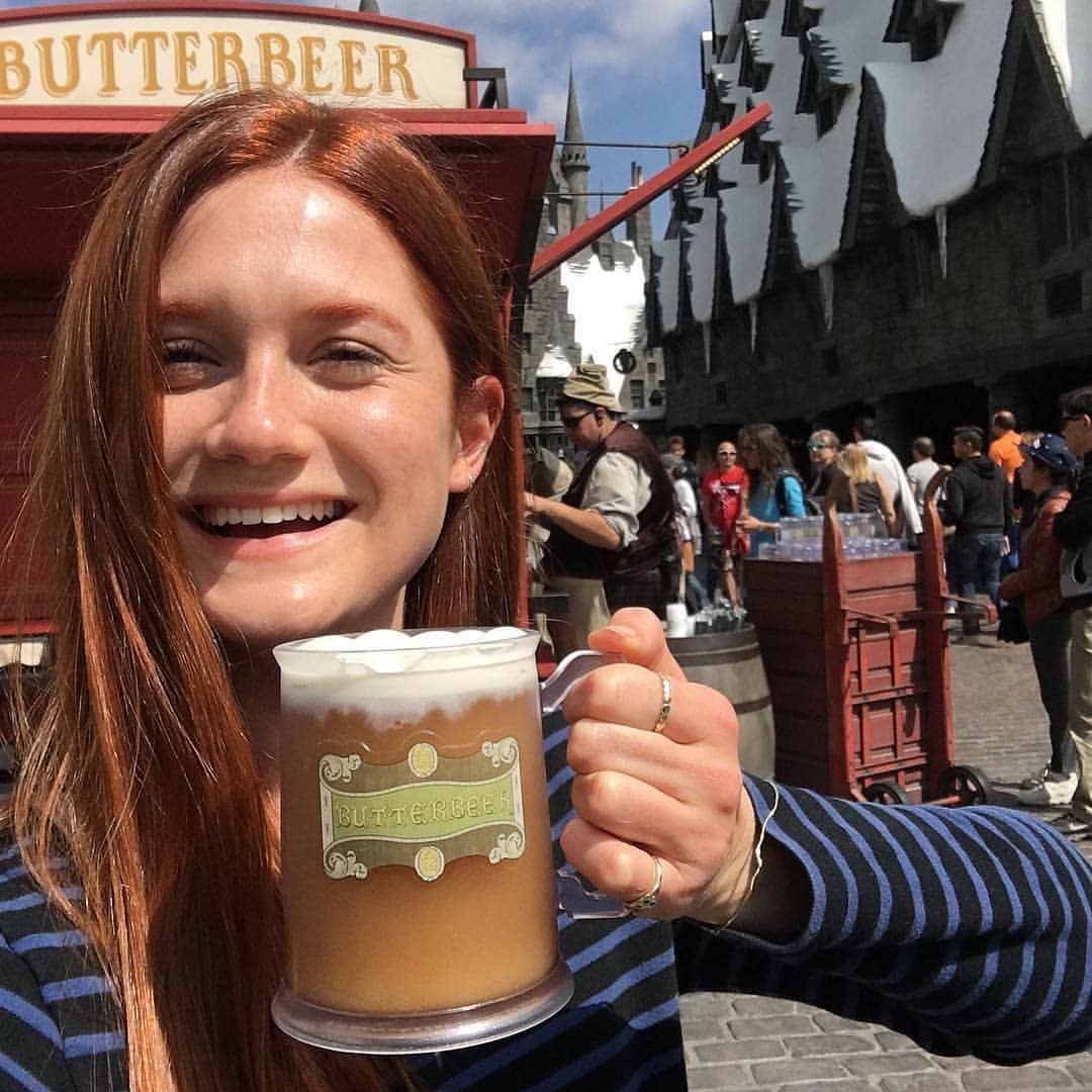Butterbeer and a smile r/BonnieWright