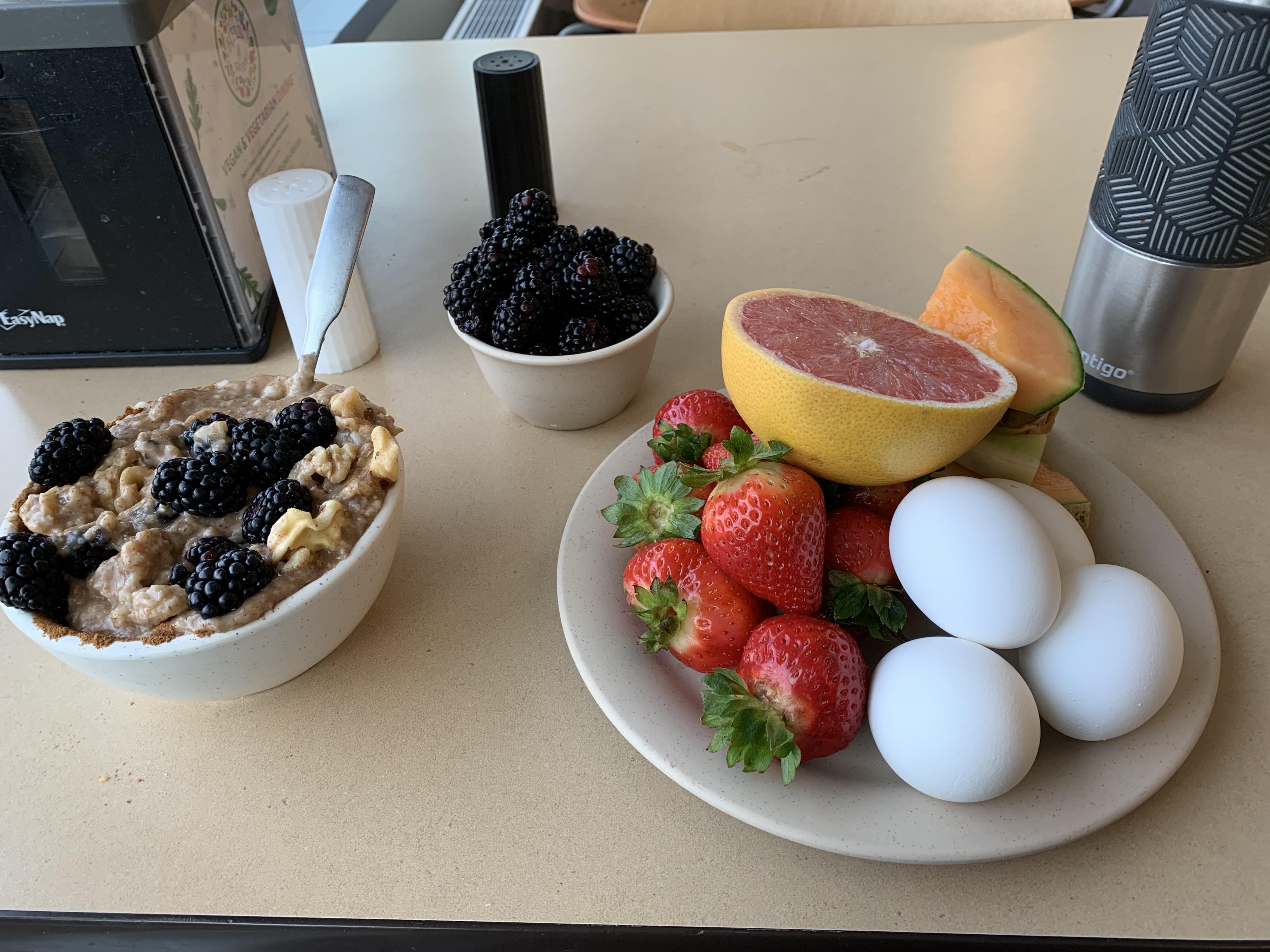 a nice post workout breakfast on campus r/HealthyFood