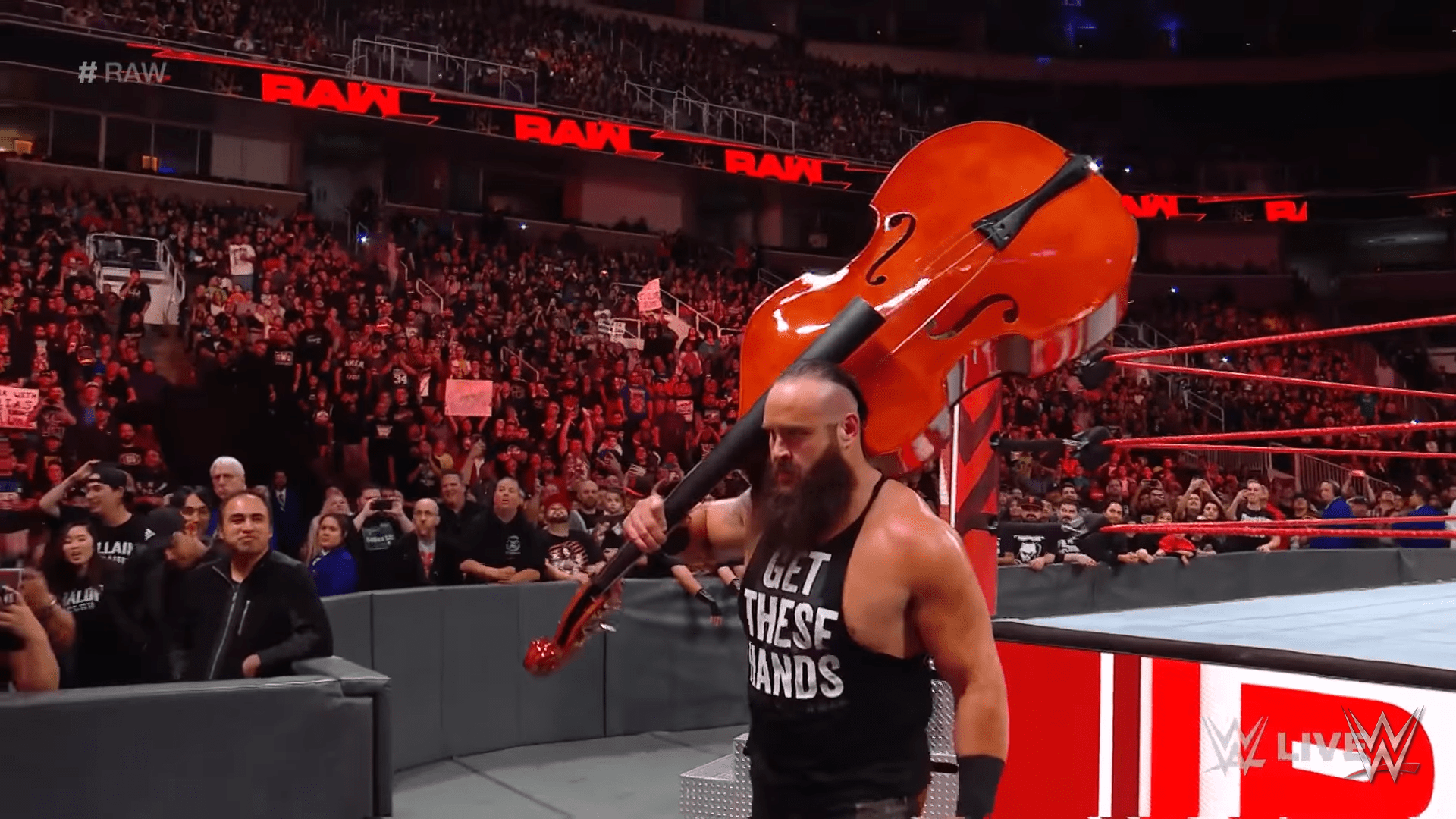 Braun Strowman mains Hunting Horn r/MonsterHunter