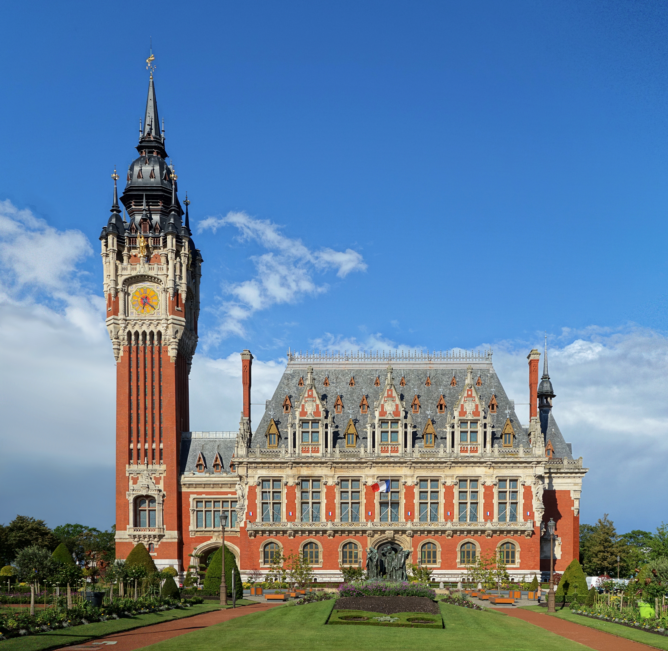 Calais Town Hall, France Flemish NeoRenaissance style [2259 x 2200
