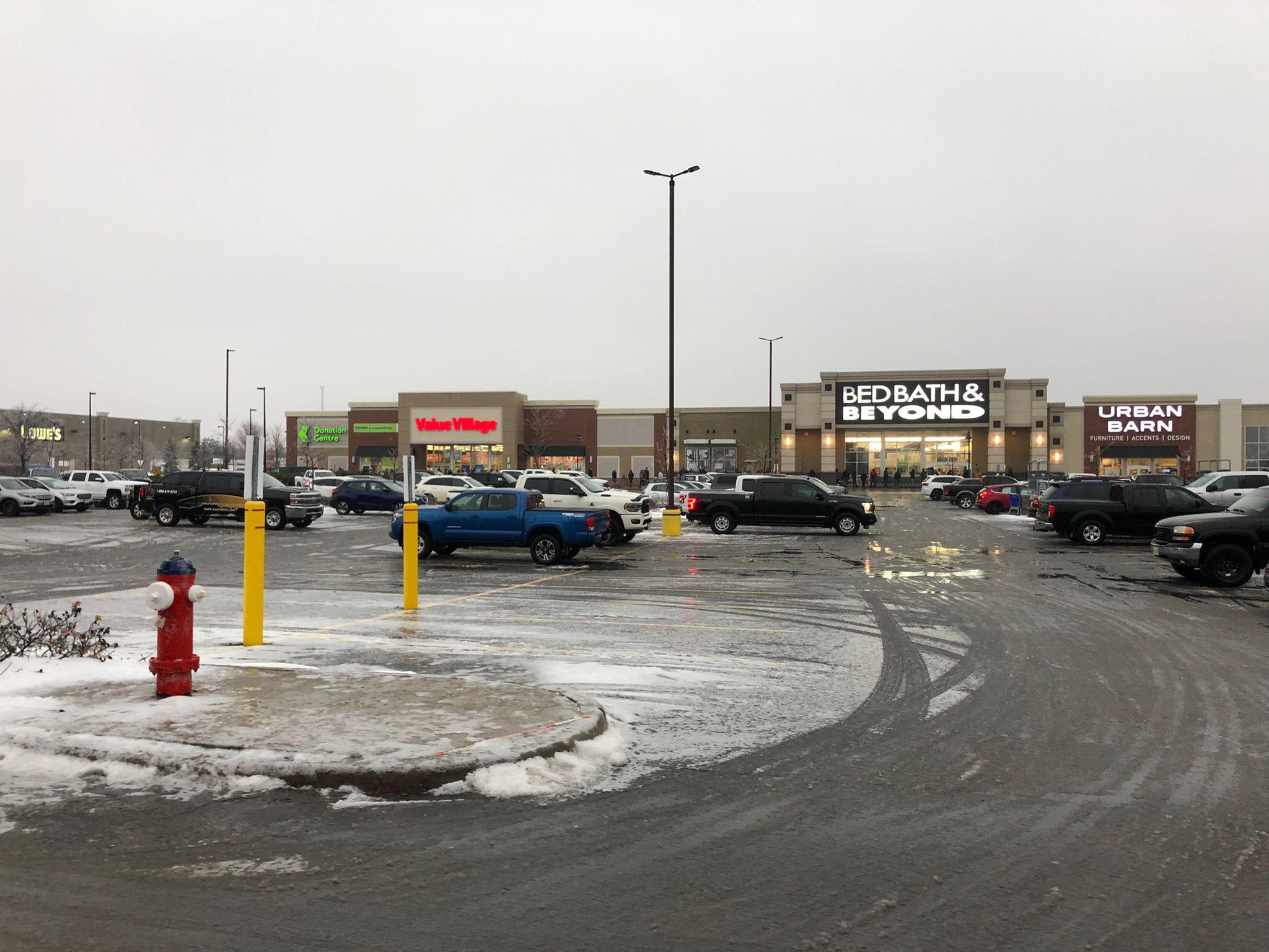 New Royal Distributing line up at 900 this morning…. Wrapped all the