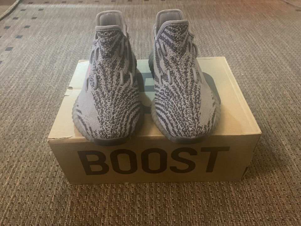 anybody know how to lace yeezys like that r/yeezy