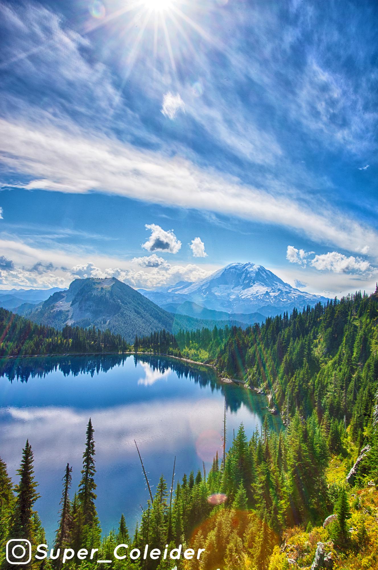 View from the top! Summit Lake Washington, [OC] [1328 X 2000] r/EarthPorn
