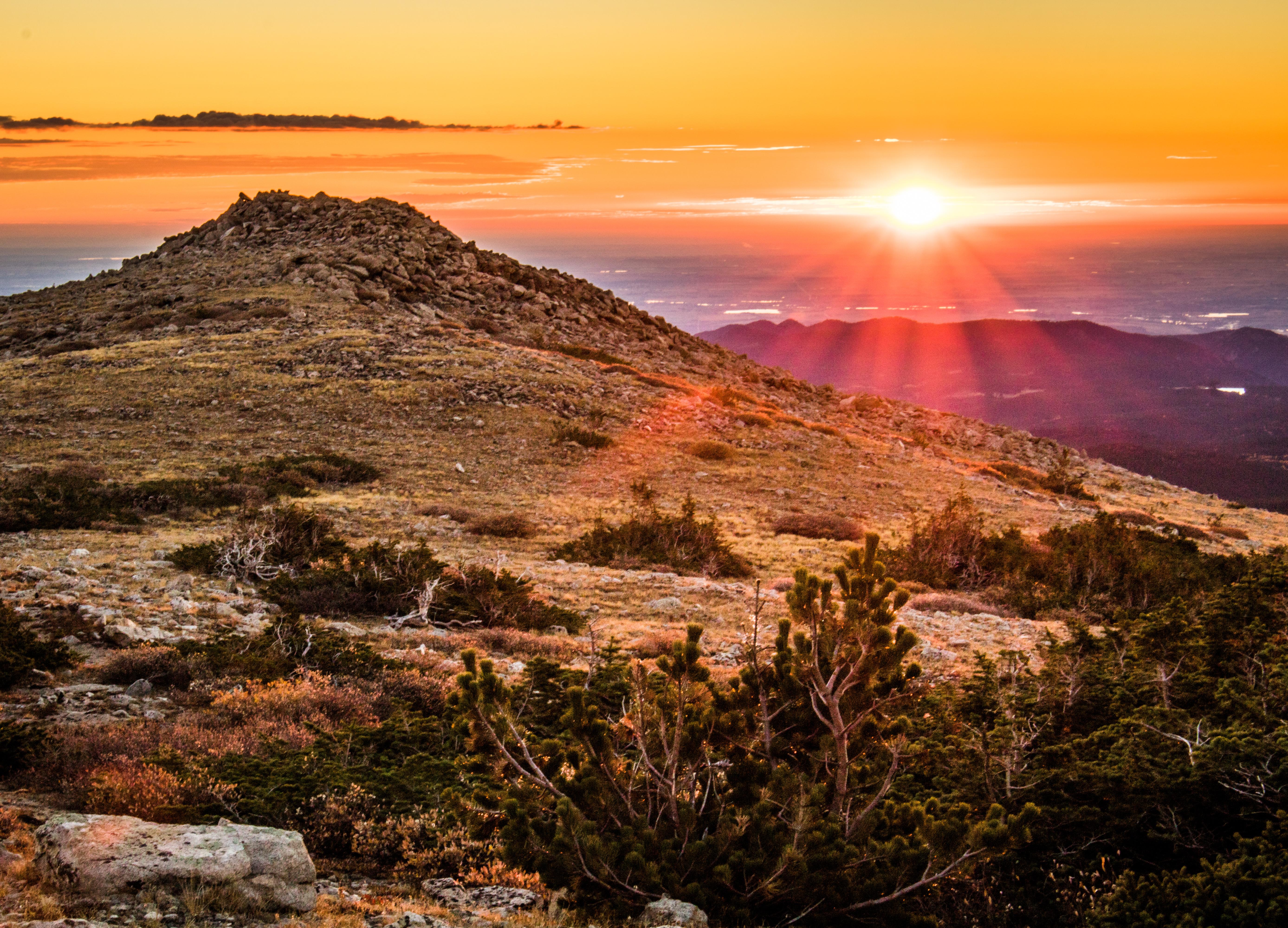 Colorado Sunrise as seen from the foothills of the Rockies [OC] [5550x4000] r/EarthPorn