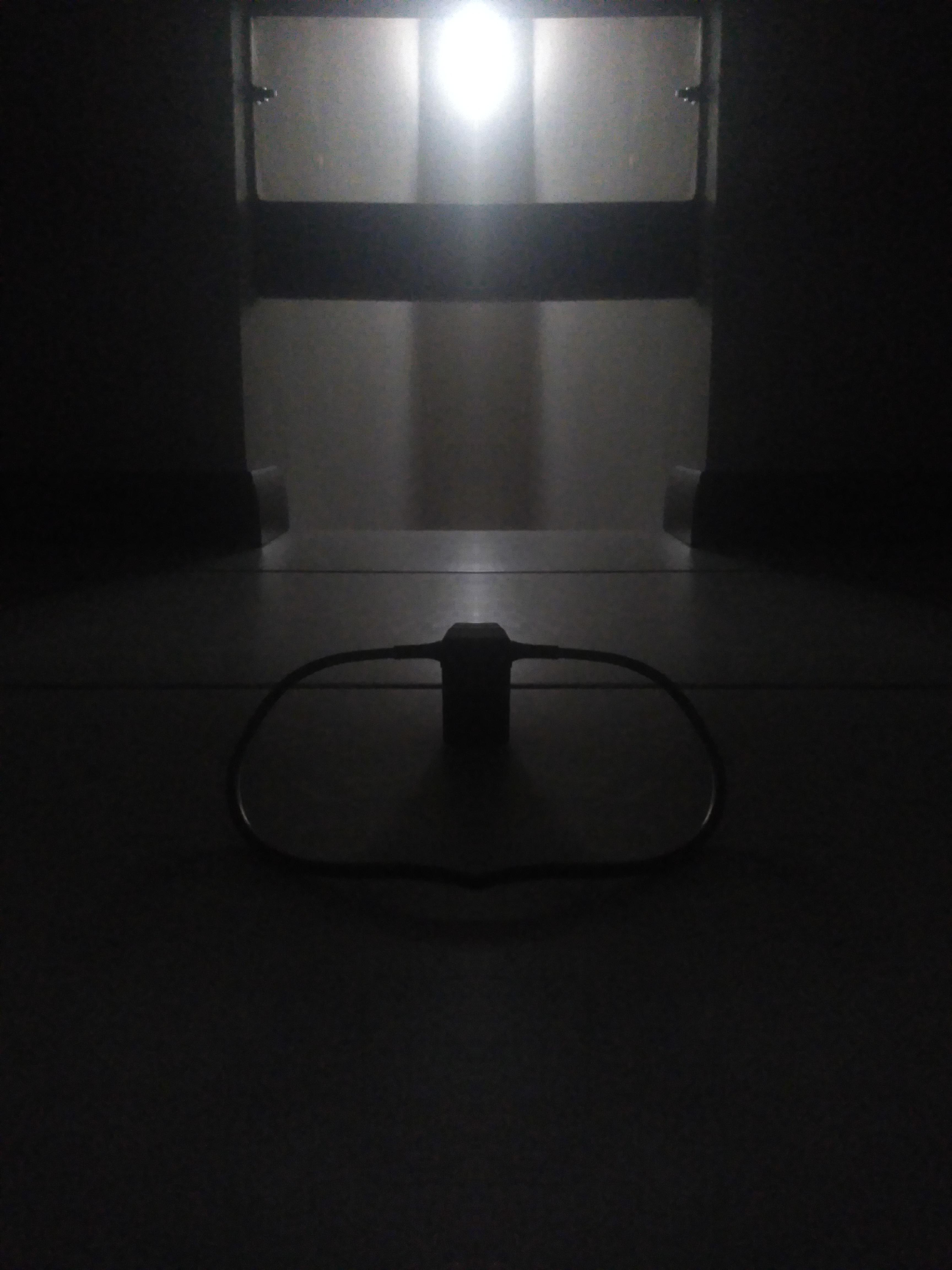 Dark light (photo with mirror effect of a room in my house) r/Sizz