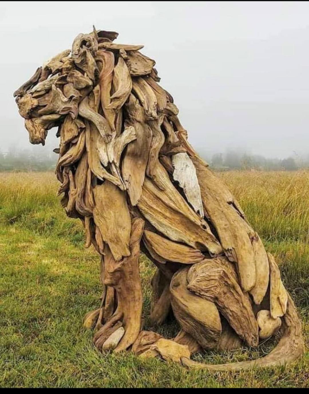 Lion Wood Carving Sculpture r/interestingasfuck