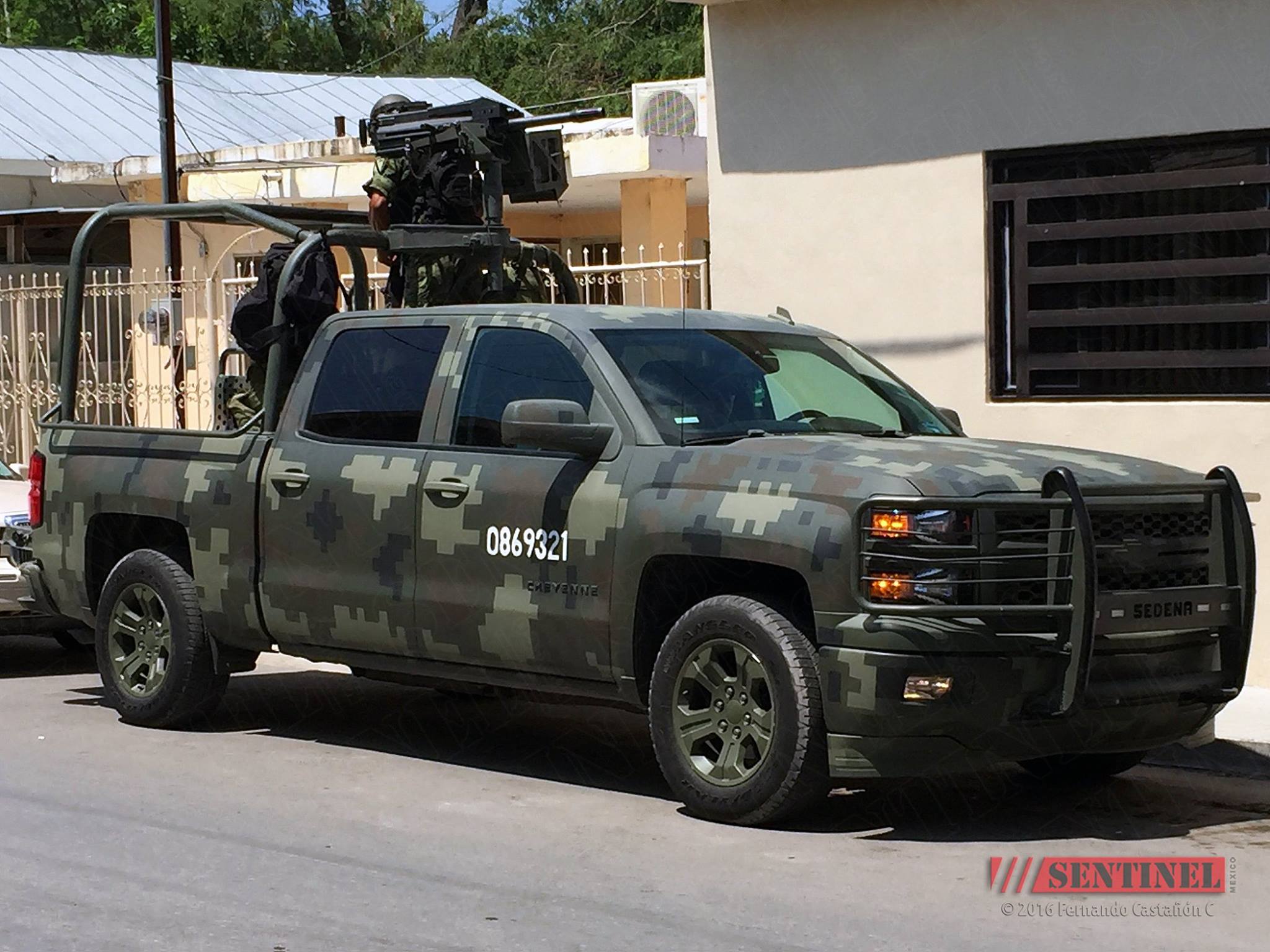 Mexican Army Chevrolet Cheyenne CUCV/LSSV equipped with an Mk 19