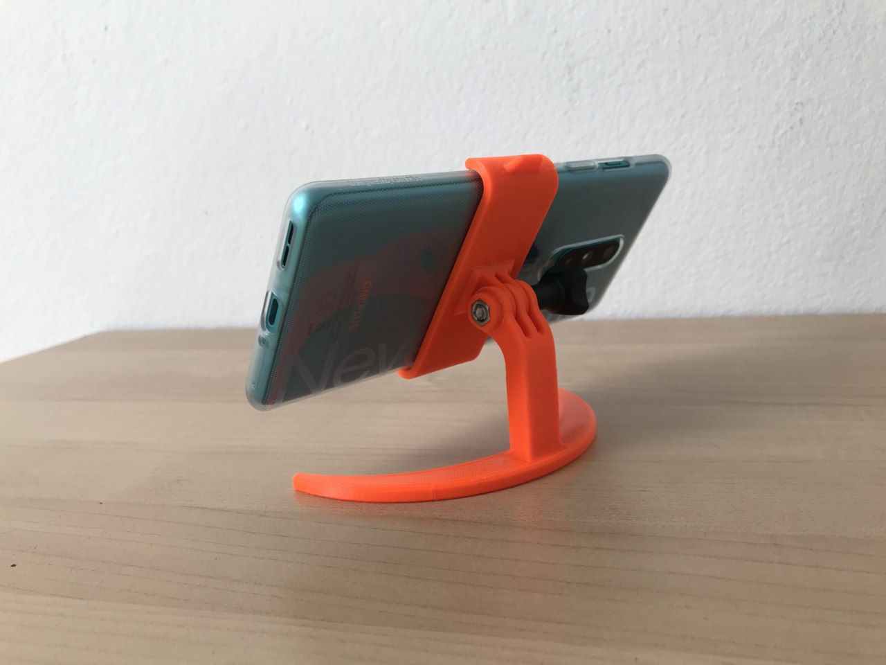 Adjustable 3D printed Phone stand for my beloved OP8 r/OnePlus8