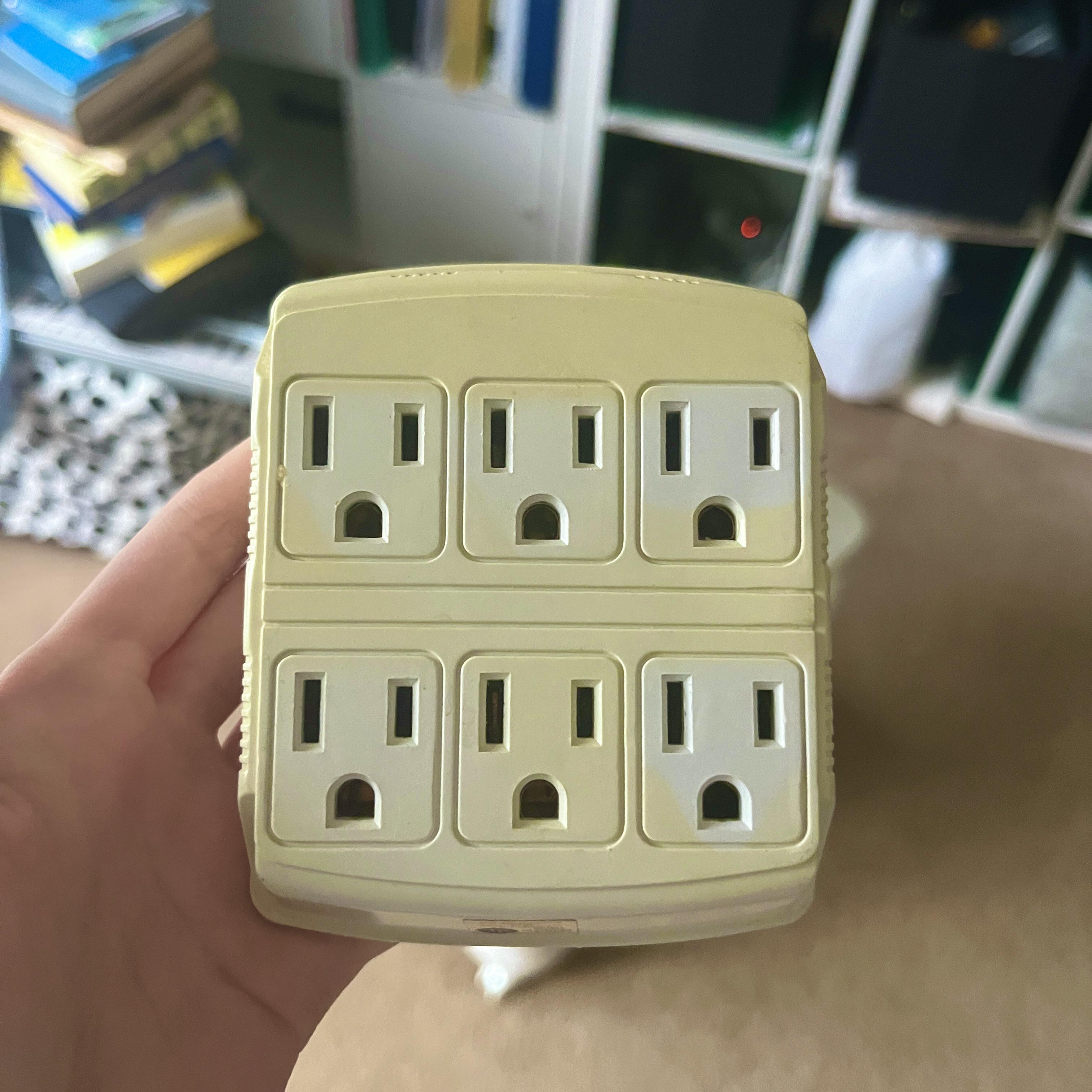 Plastic outlet yellowing r/Wellworn