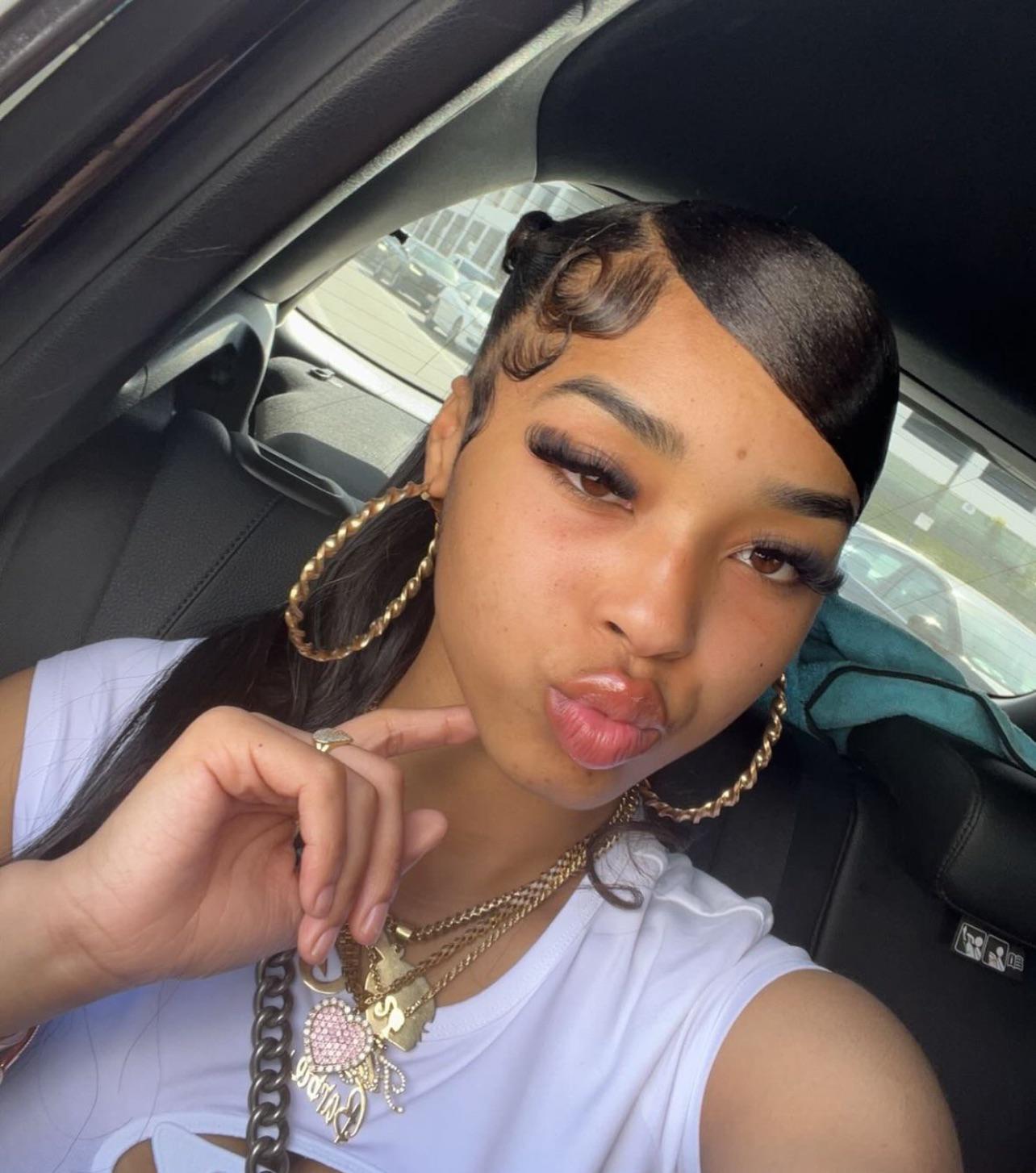 Lightskin baddie with thick dsl : DSLcommunity