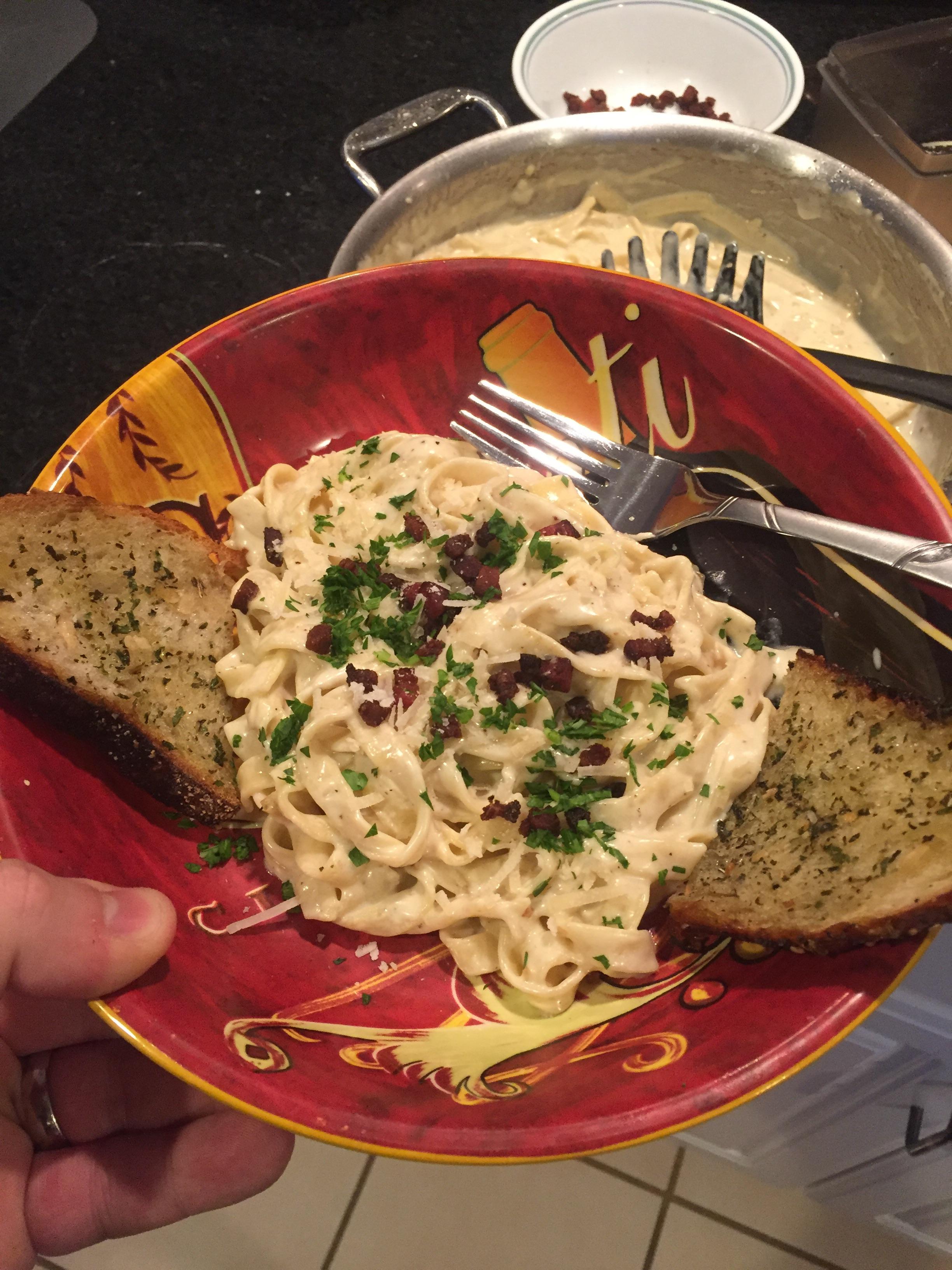 [Homemade] Fresh Lemon & Black Pepper Fettucine with classic Alfredo