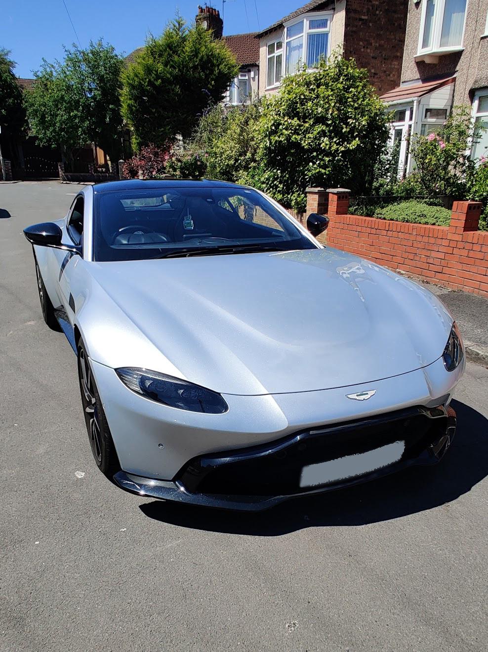 [Aston Martin V8 Vantage] which the owner LET ME DRIVE! (Video in