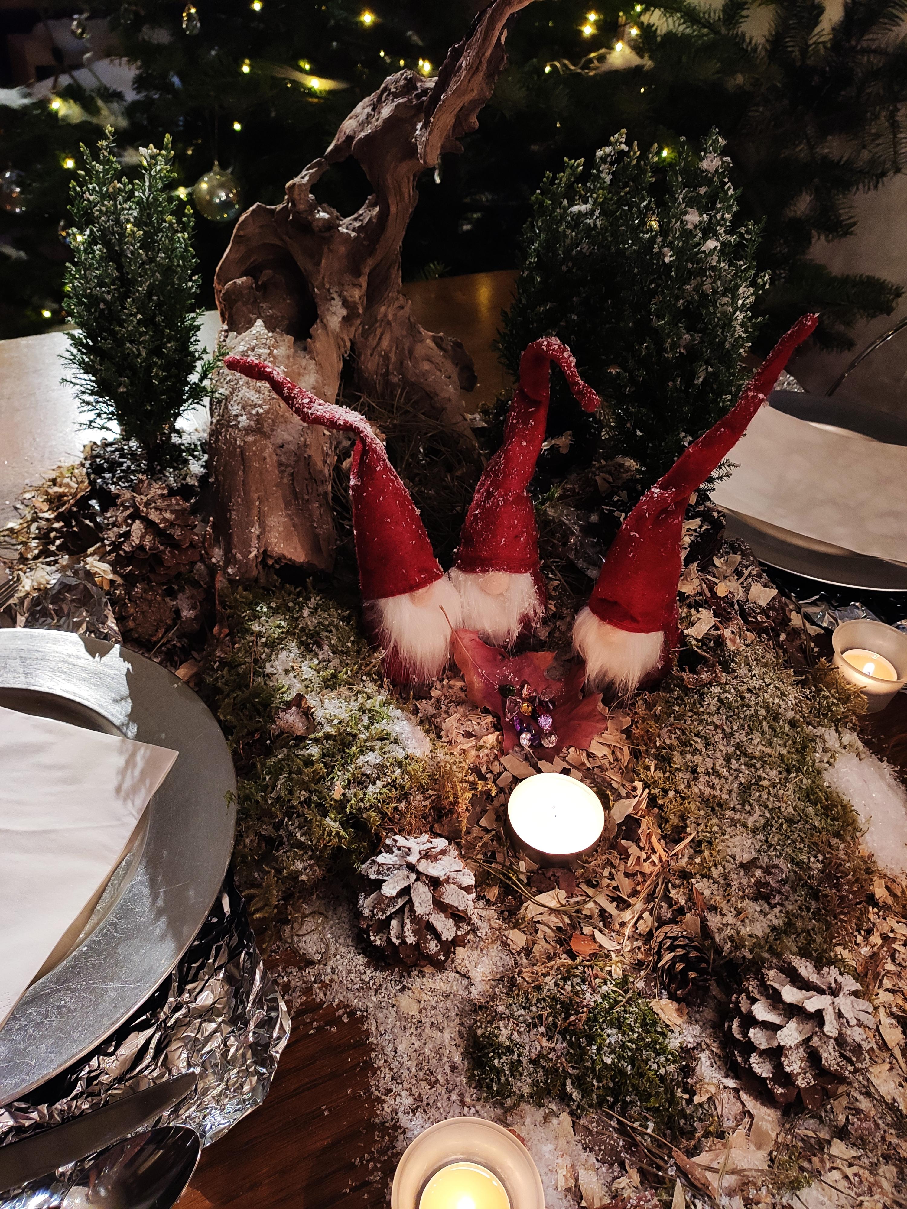 I thought you guys might like my mums Christmas table decoration from