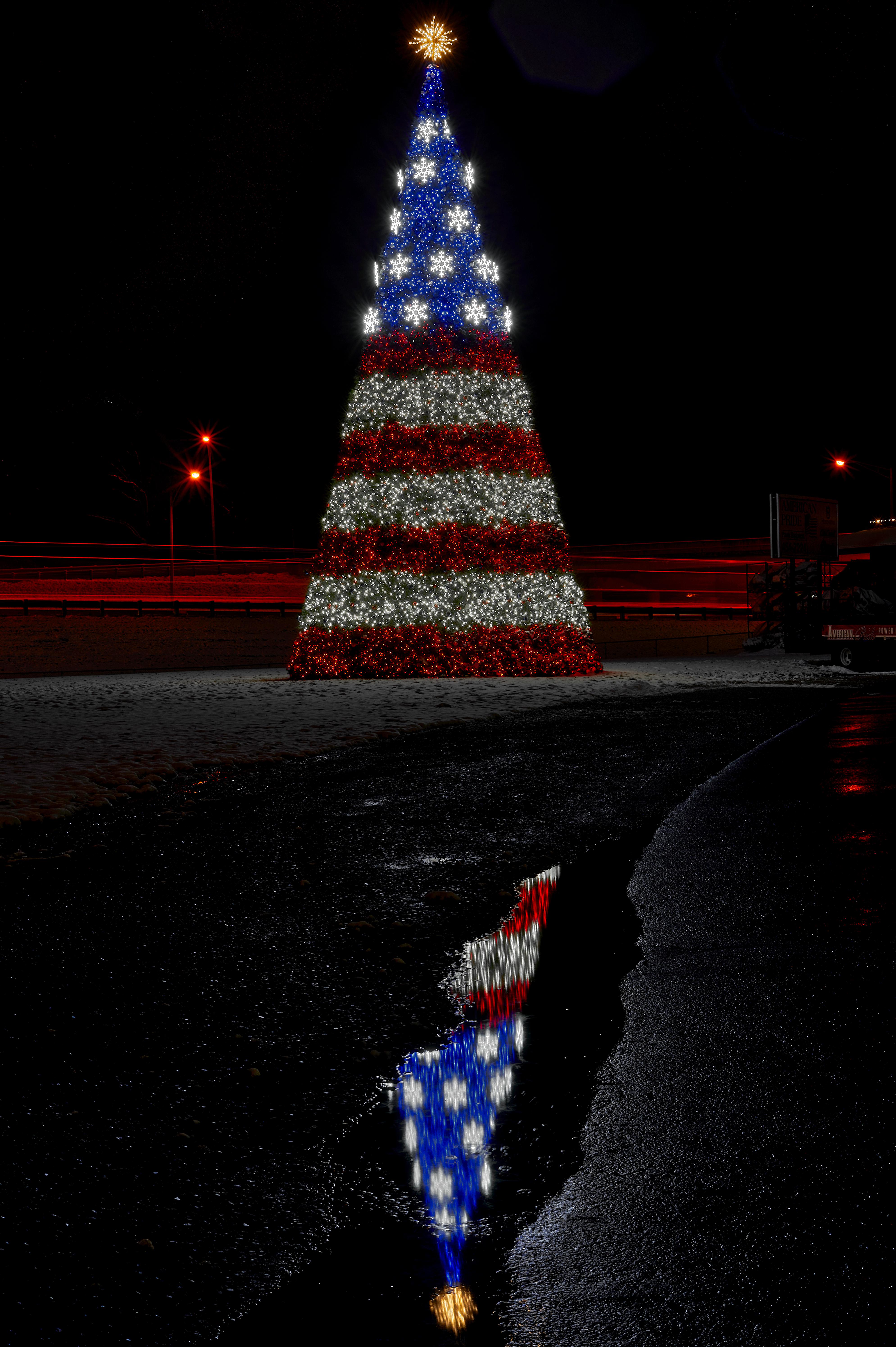 50' patriotic Christmas tree, just off I70 in Zanesville OH r/pics