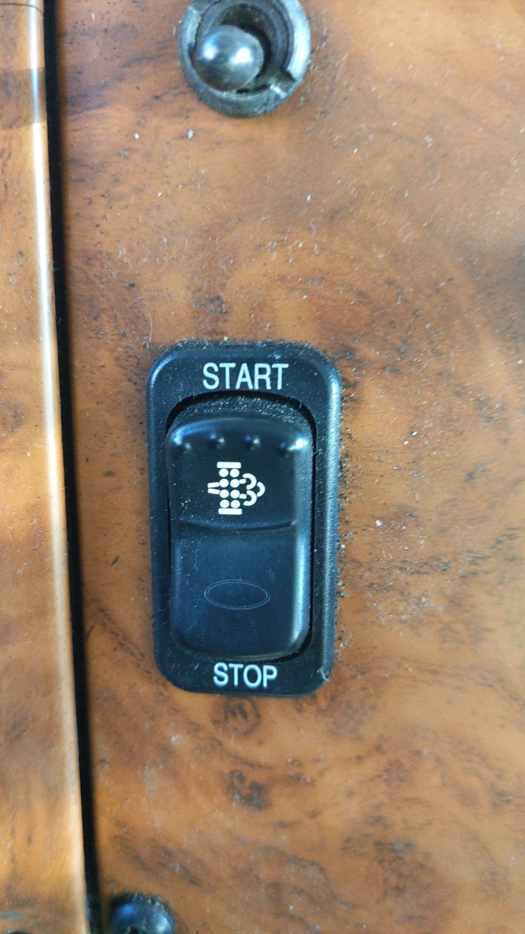 what is this switch for? 2008 Peterbilt 330 : r/Truckers