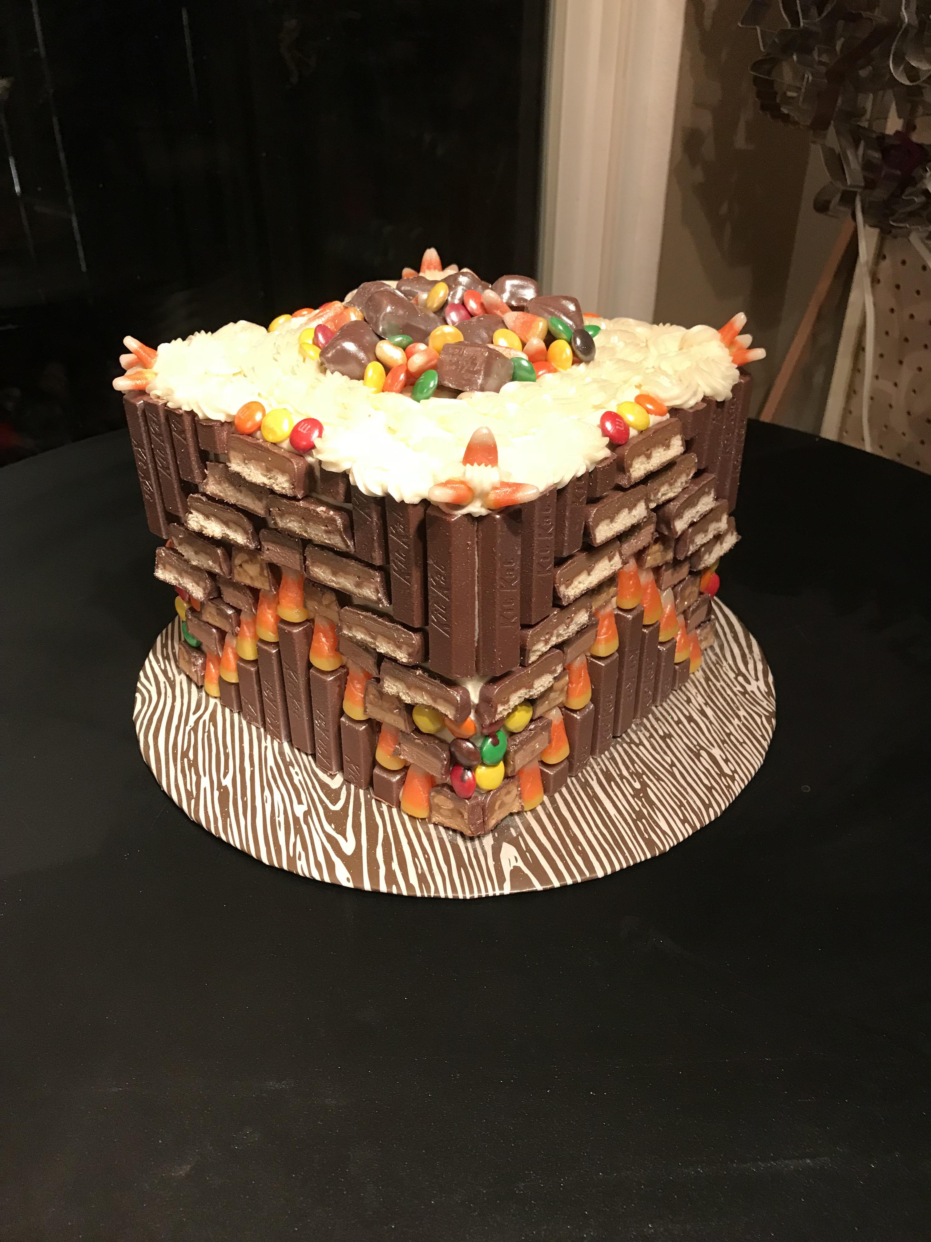 Halloween candy cake! r/cakedecorating