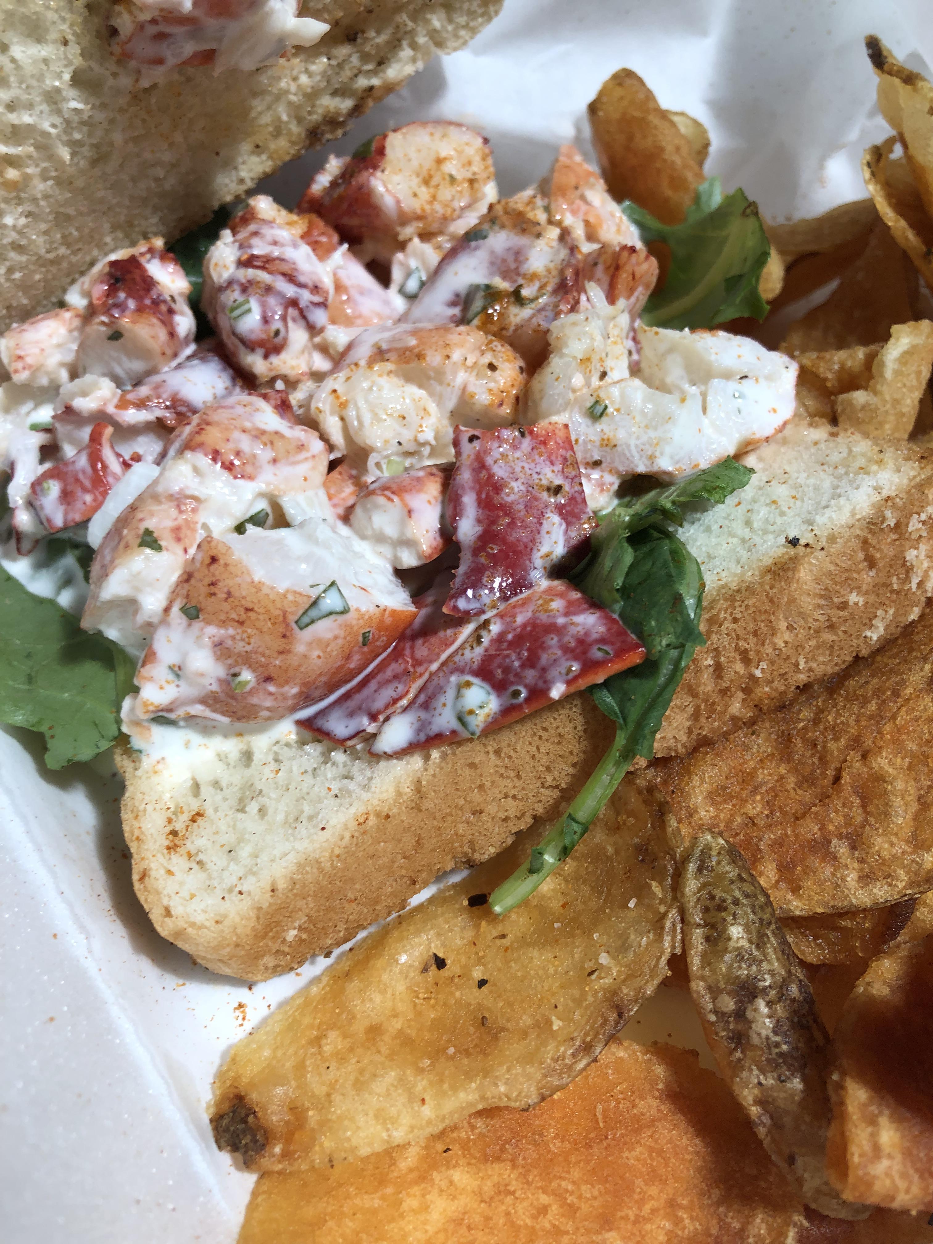 “Food Truck Lobster Roll...👀” r/eatsandwiches