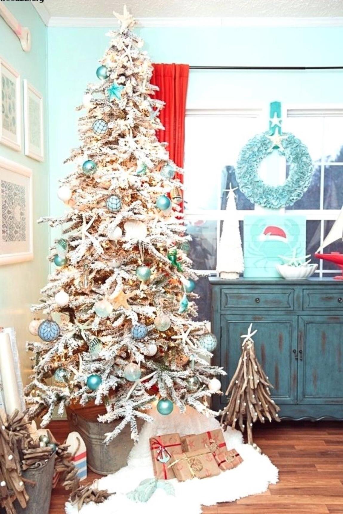 Here’s a nice beach themed tree for summer. Perfect way to get a little