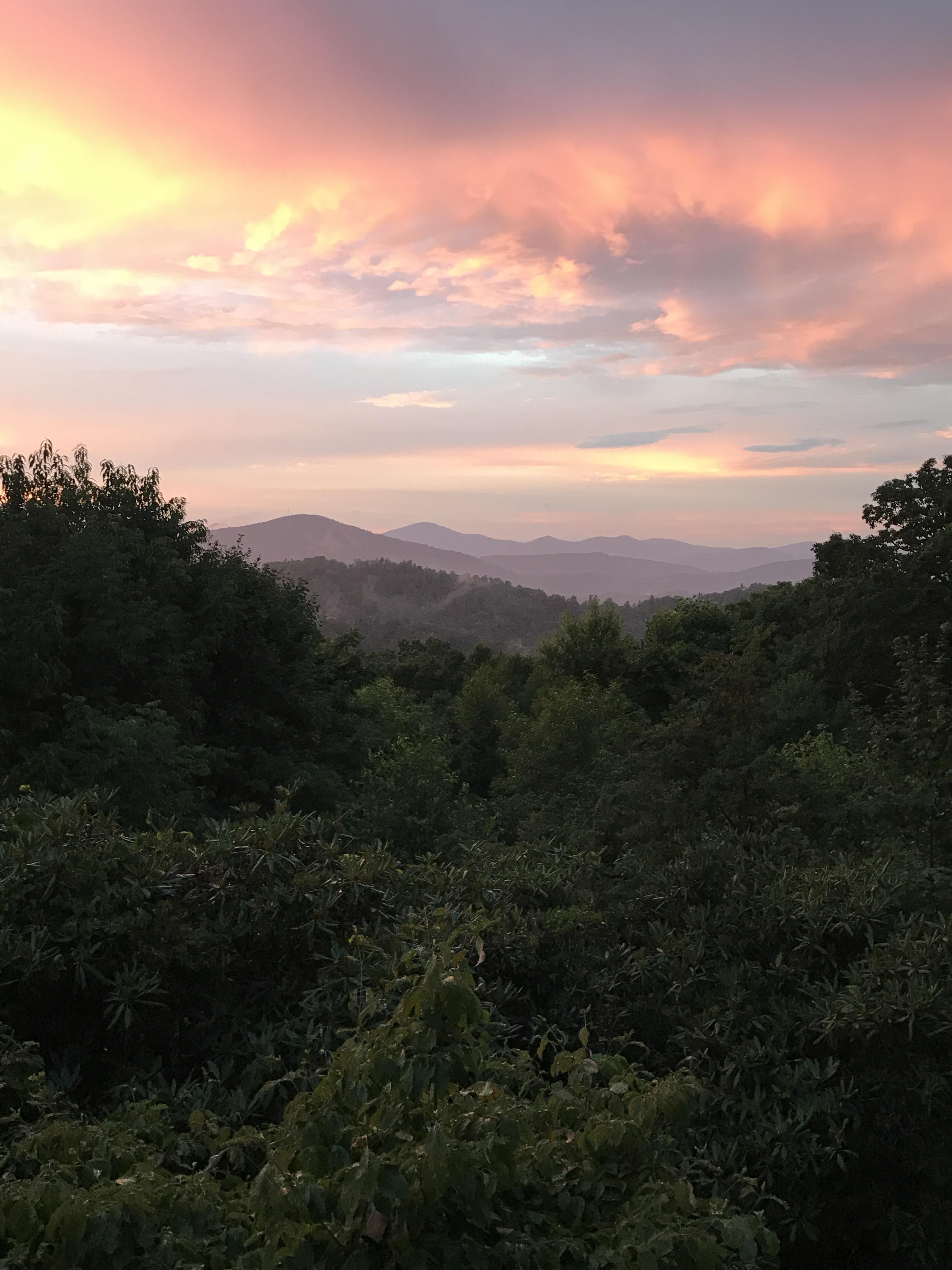 The blue ridge mountains at sunset in Boone, NC. [OC][1920x1080] r
