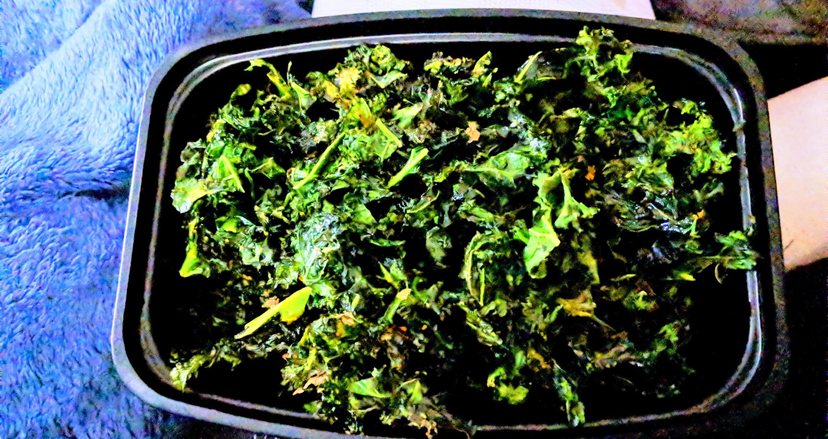 These kale chips are super addictive. 152 calories for 4 cups of kale chips. r/1200isplenty