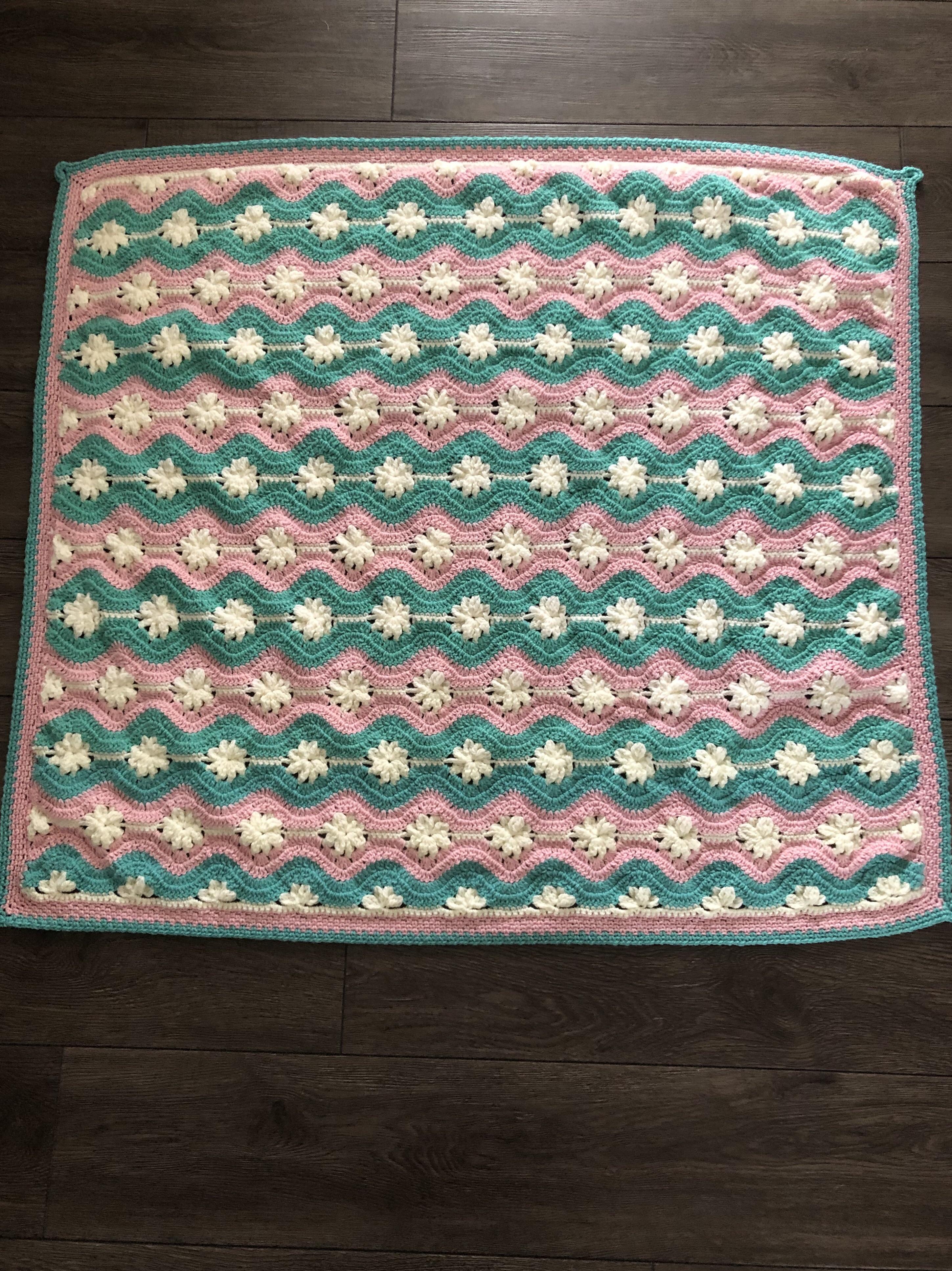 Daisy Chain baby blanket completed for a shower today! (Pattern in