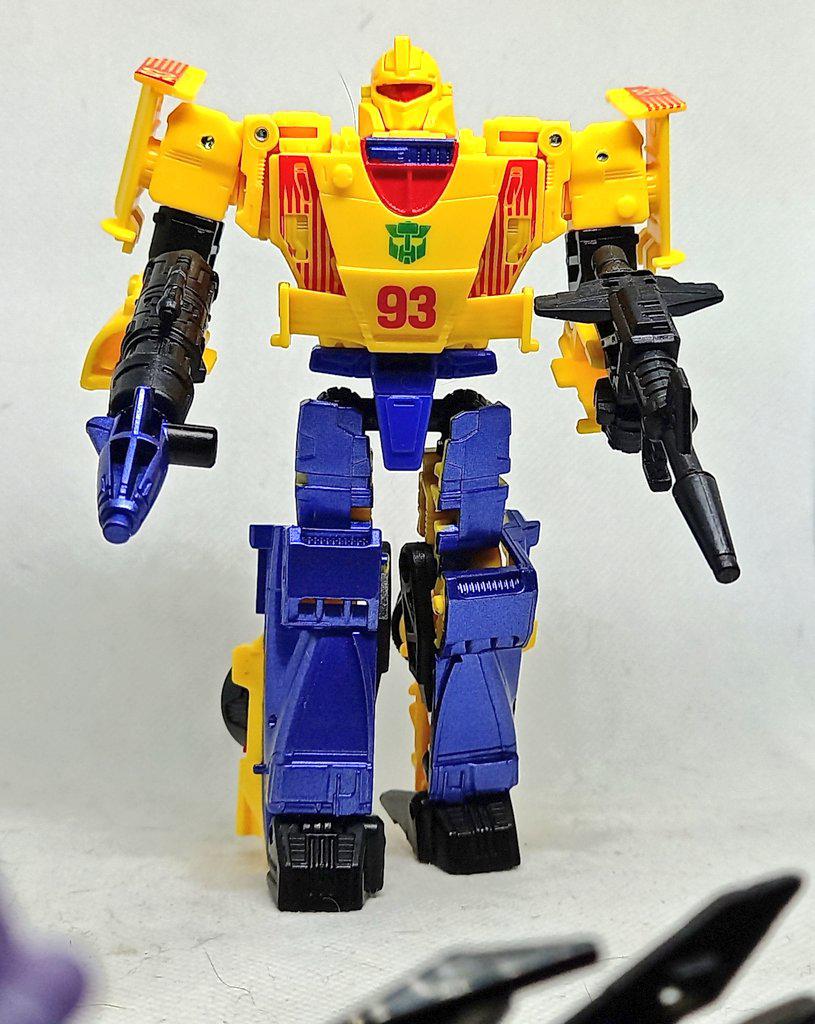 G2 Leadfoot putting his best foot forward. r/transformers