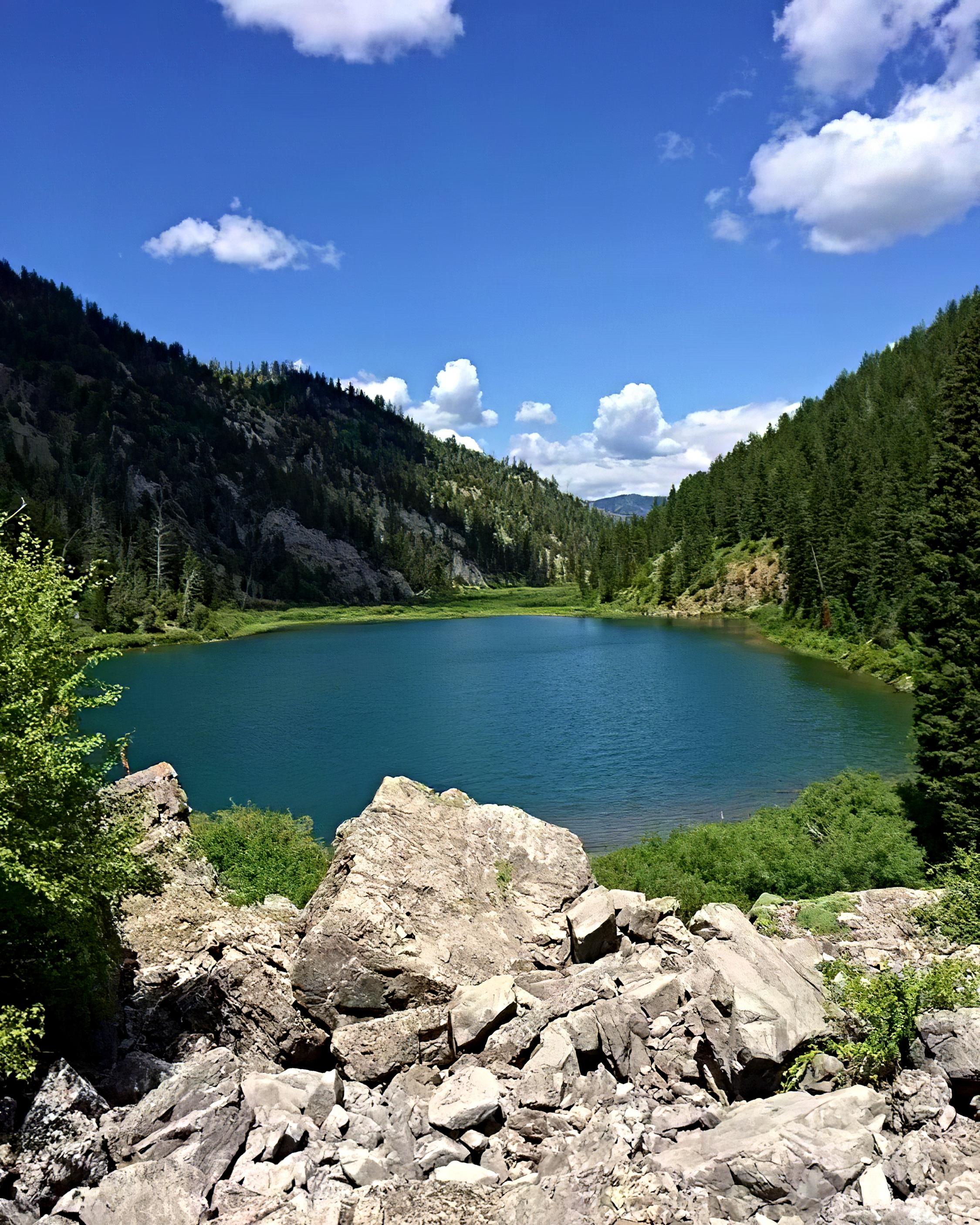 Swan Valley Idaho Palisades Creek Trail [2250 x 2812] [OC] r/EarthPorn