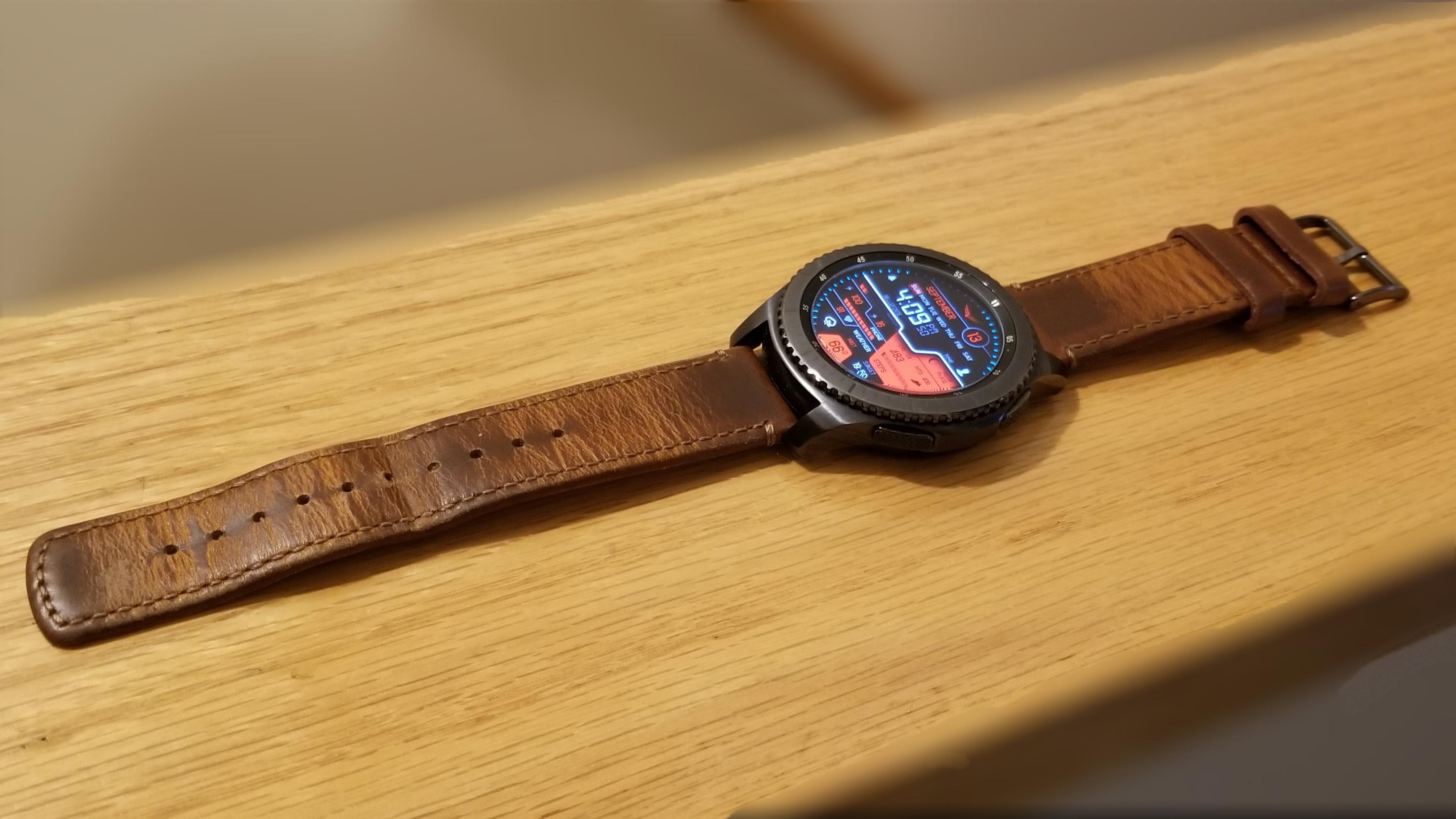 Best looking and most comfortable leather band Barton r/GearS3