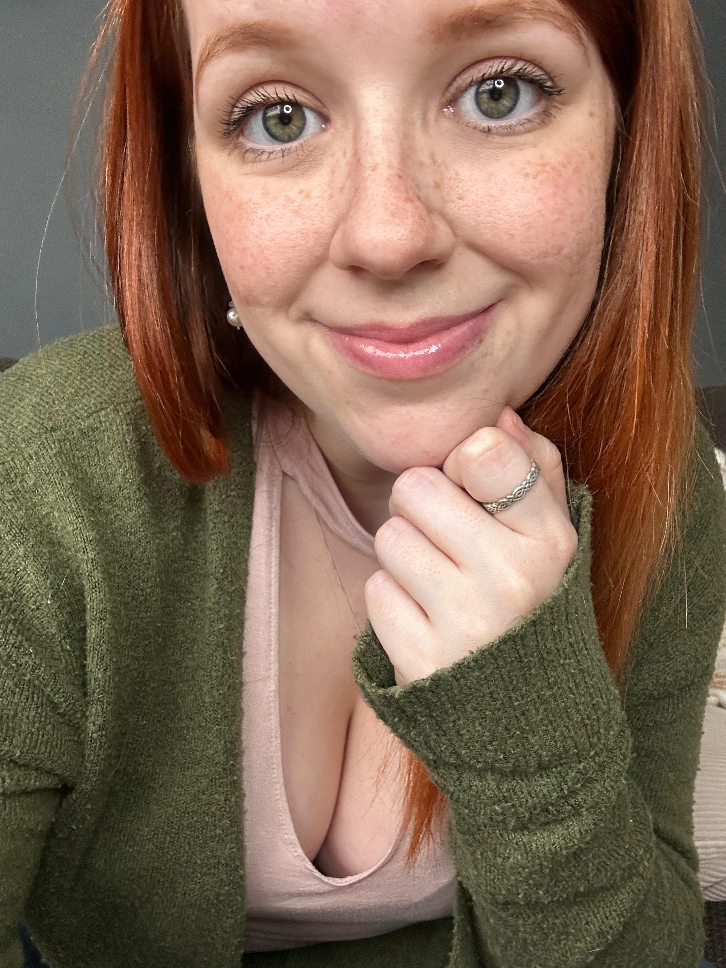 Do you like my more natural girl next door look? 💕