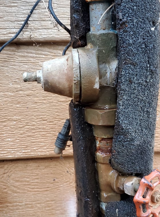 Anybody know what this is? It's leaking. Where that small gap is, this