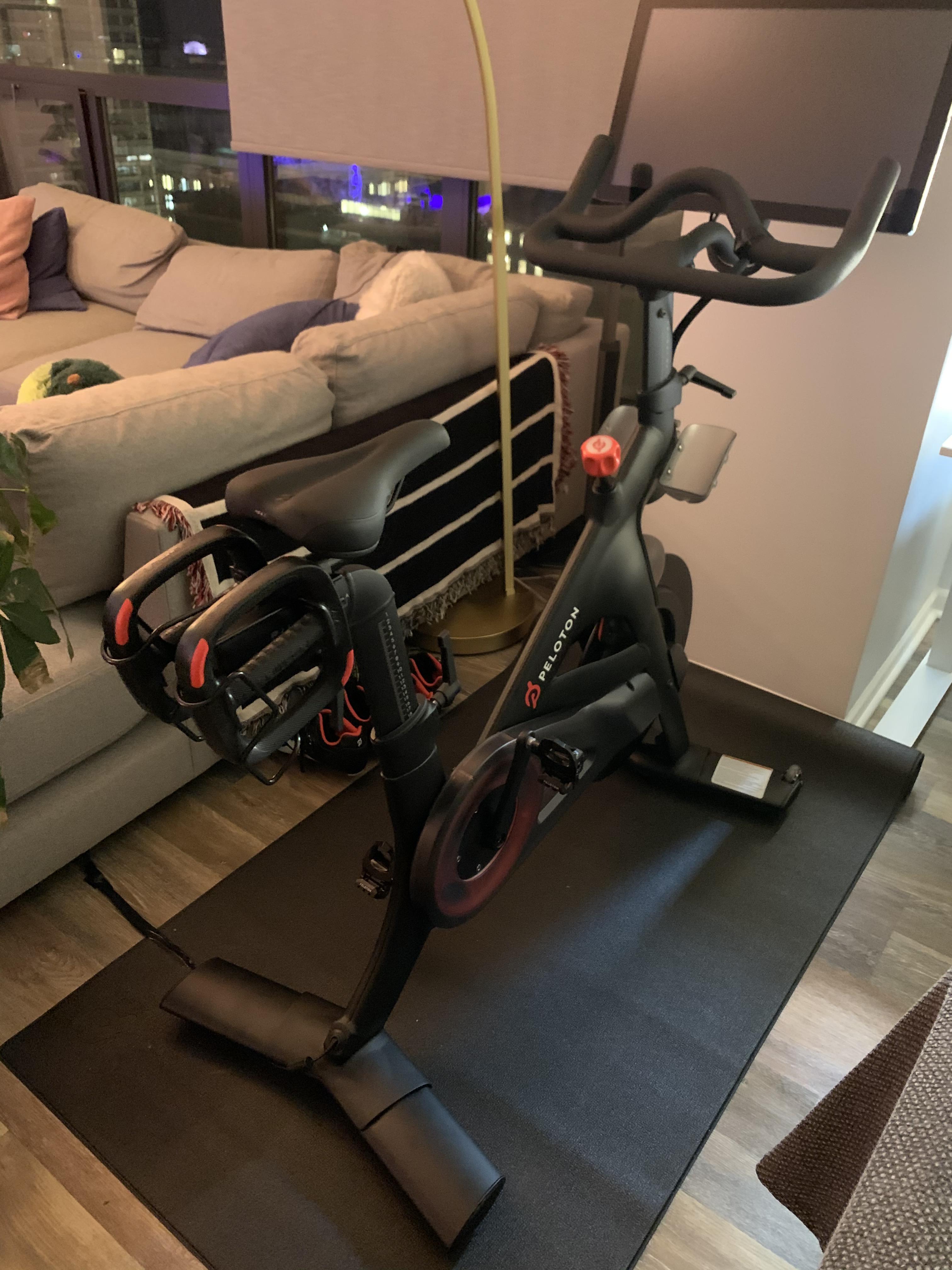 The 1KG Bodypump weights look like they come with the Peloton bike! r