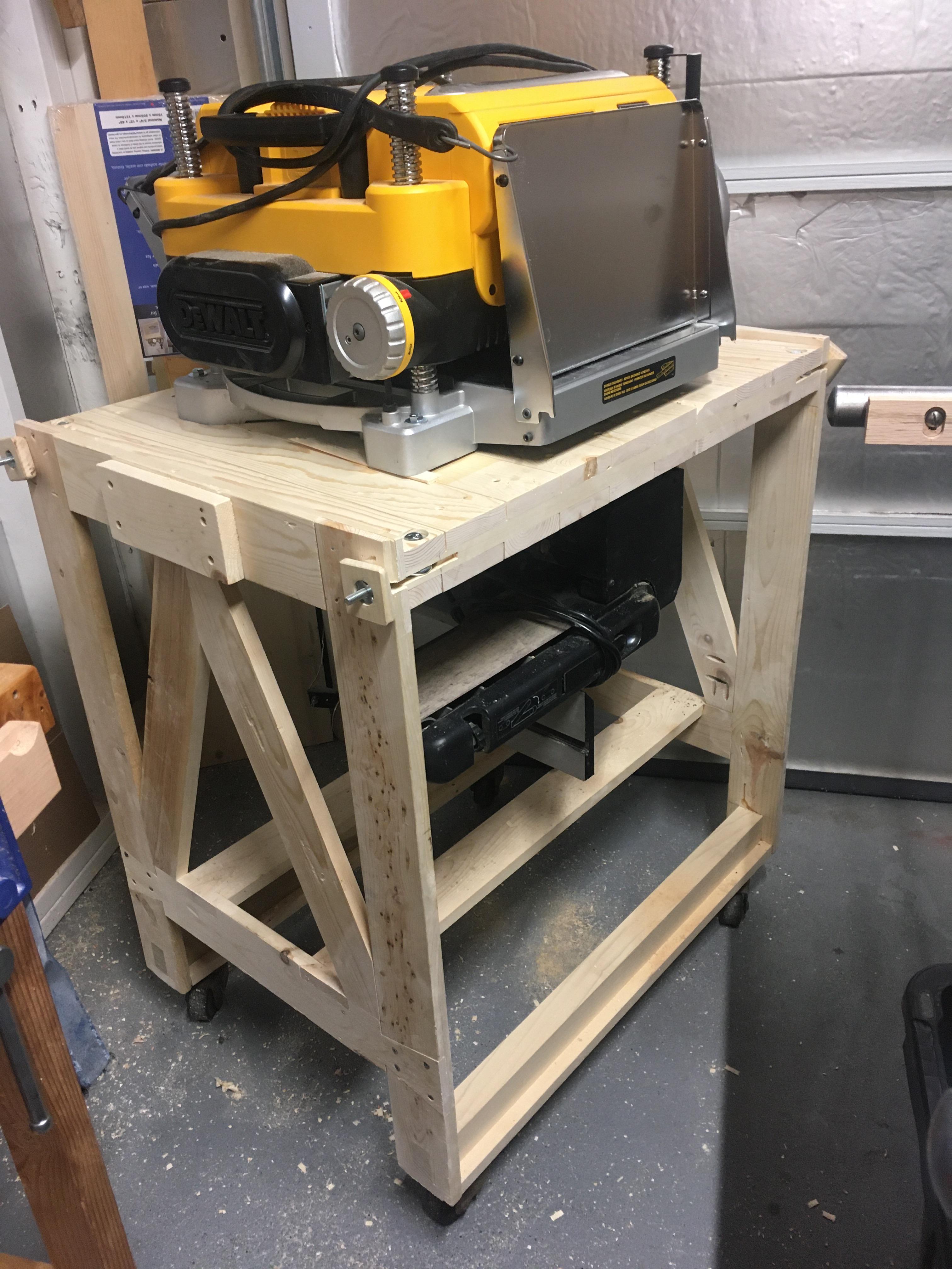 Reinforcing flip top tool stand with sidetoside wobble r/woodworking