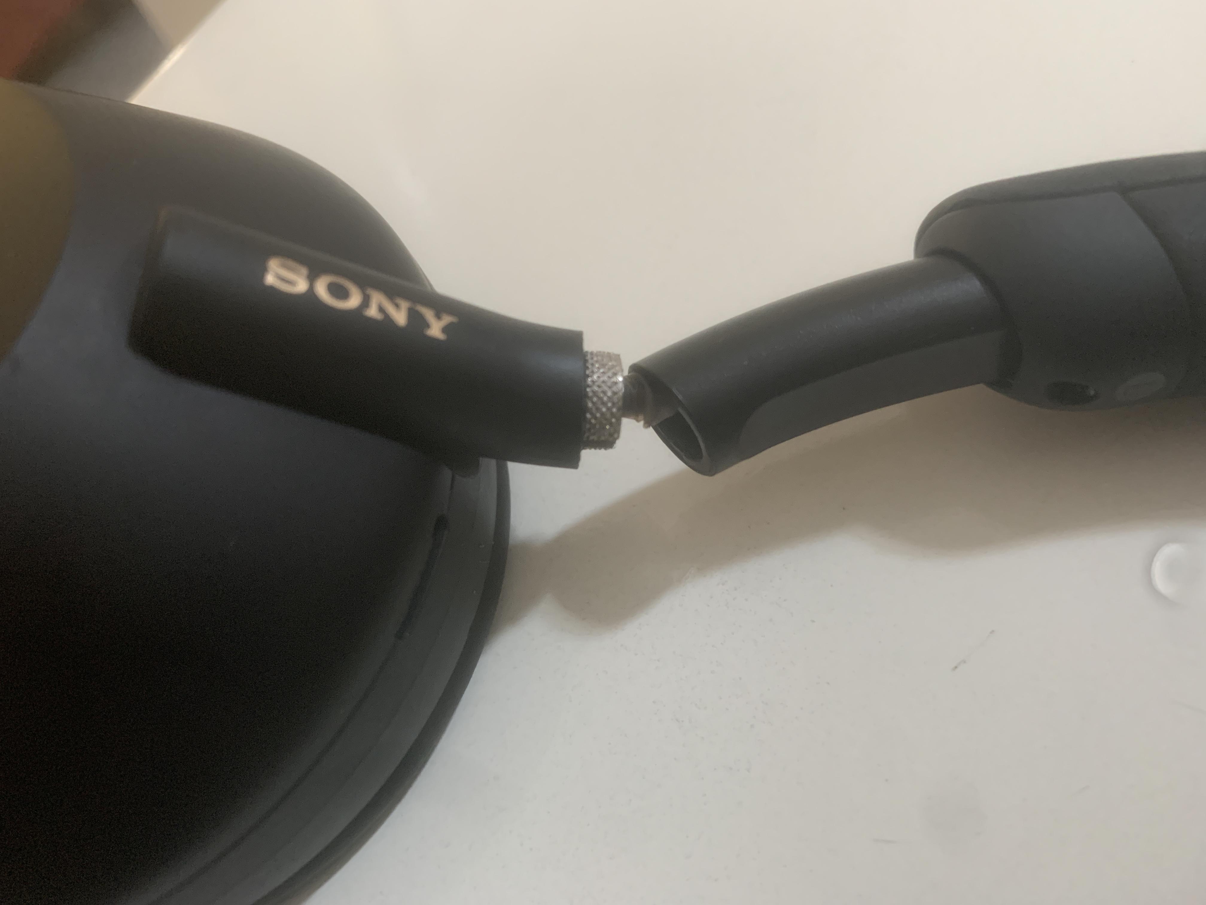 Another XM5 with headband broken r/SonyHeadphones