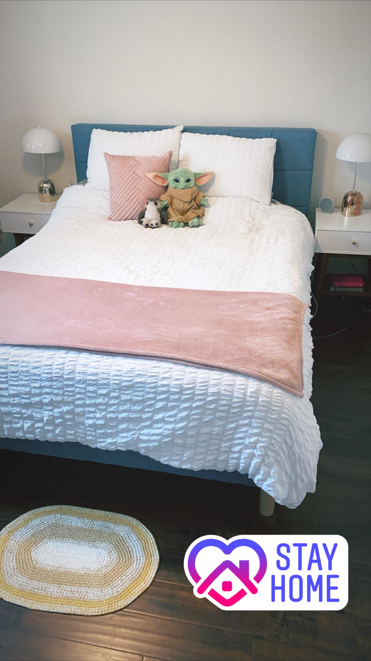 Recently upgraded bed and bedding in Los Angeles, CA CozyPlaces