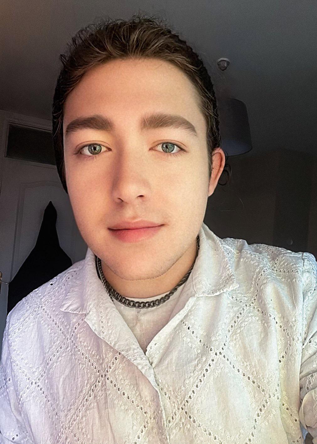 27 but still get called a twink 🤷‍♂️🤷‍♂️ r/twinks