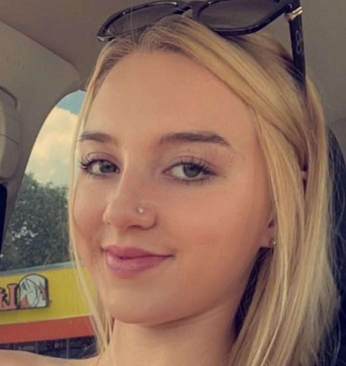 Molly Cooper : real_18_19_porn_girls