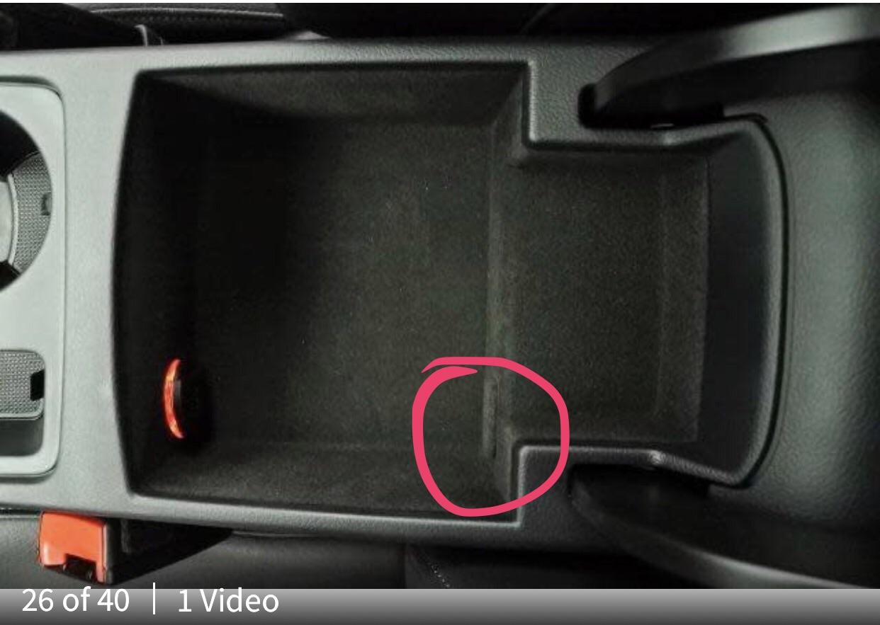 can you pull this out and is there a usb port/aux input behind it? Audi