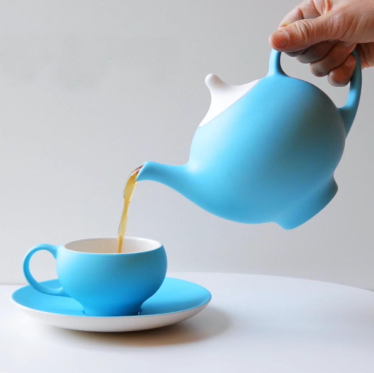 This teapot has a great pour! Just won an Industrial Design Award for