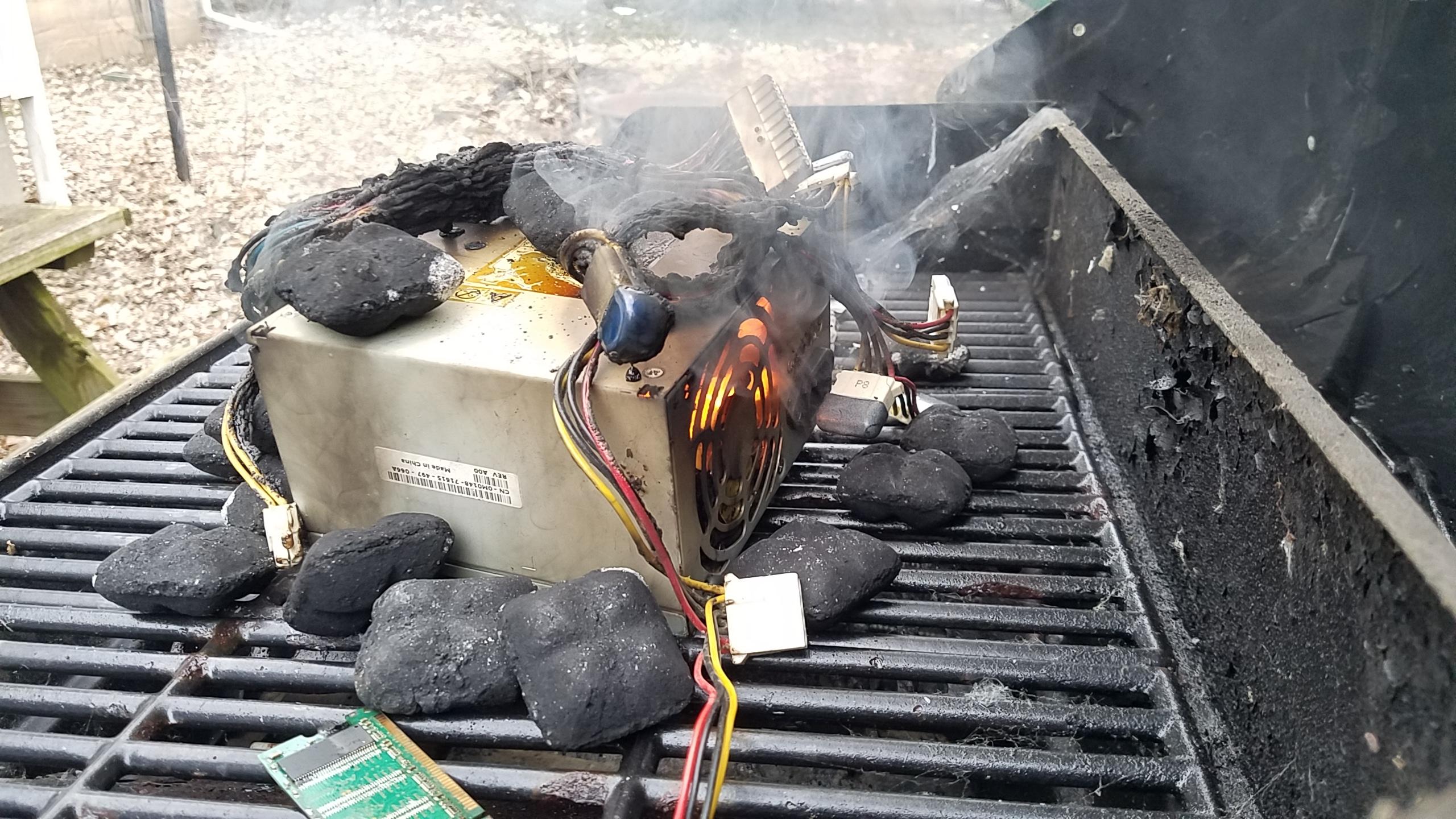 Never buy a cheap power supply / r/hardwaregore