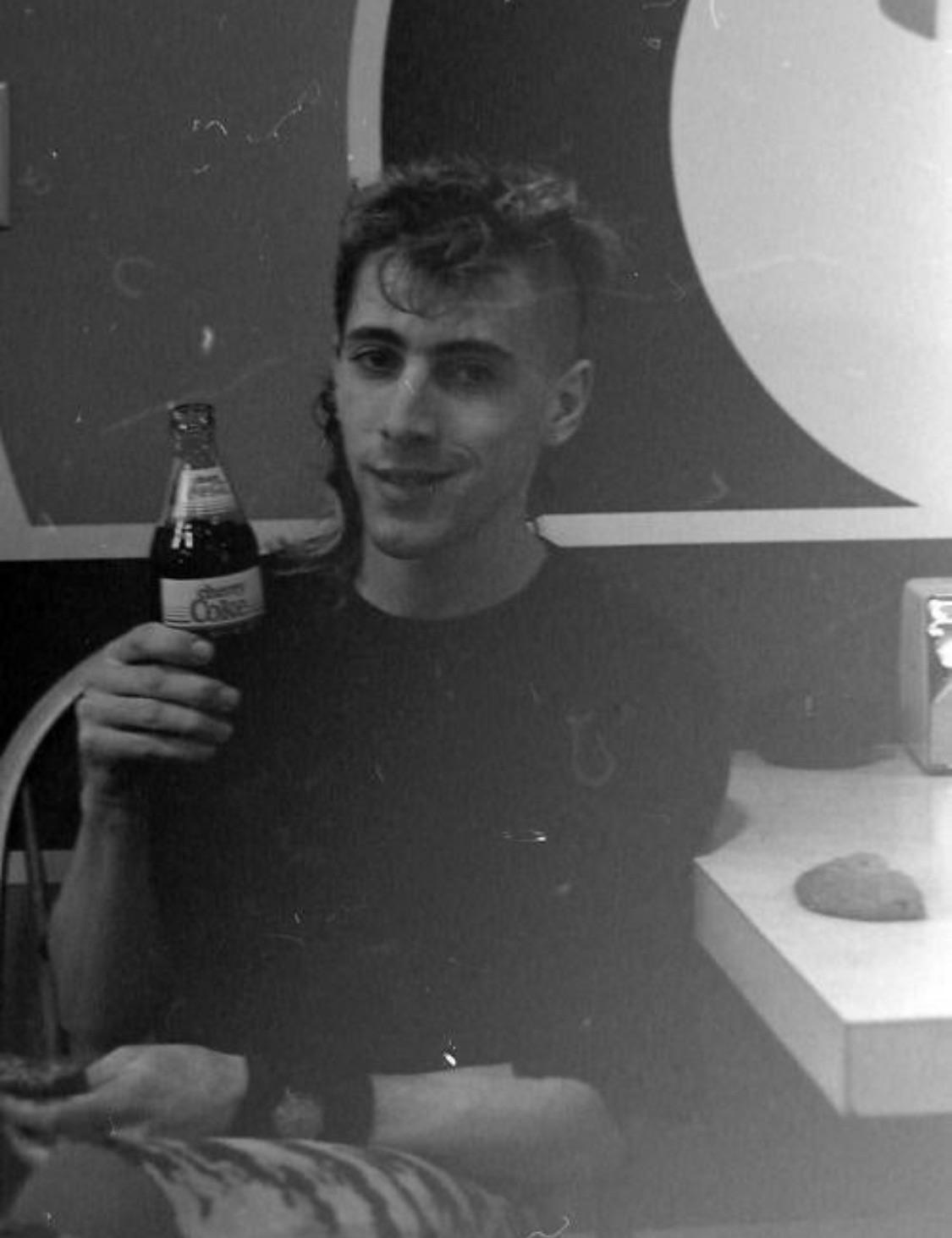 Frontman of TOOL Maynard James Keenan in the late 1980’s. r/OldSchoolCool