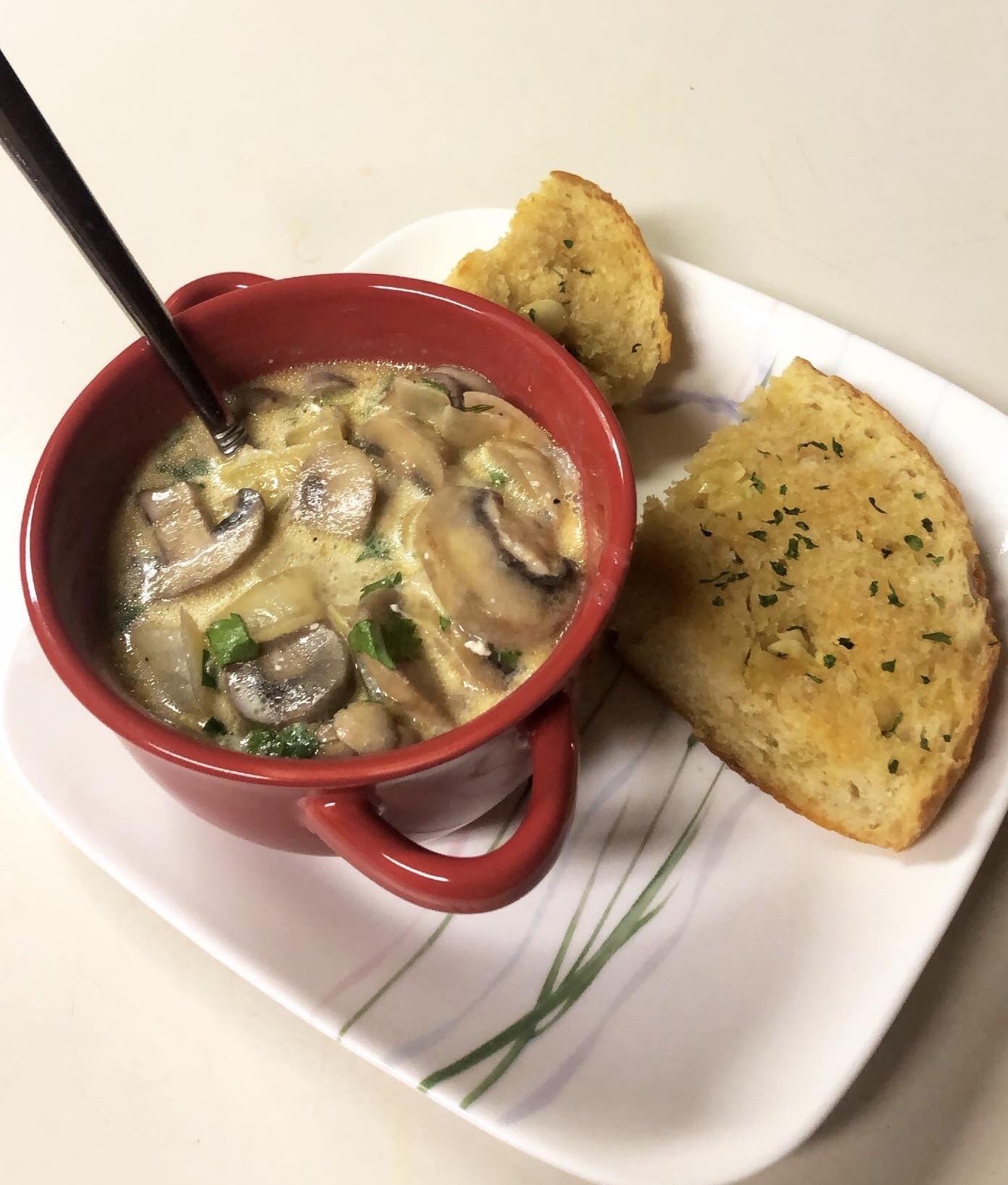 [homemade] Hungarian mushroom soup and garlic bread r/food