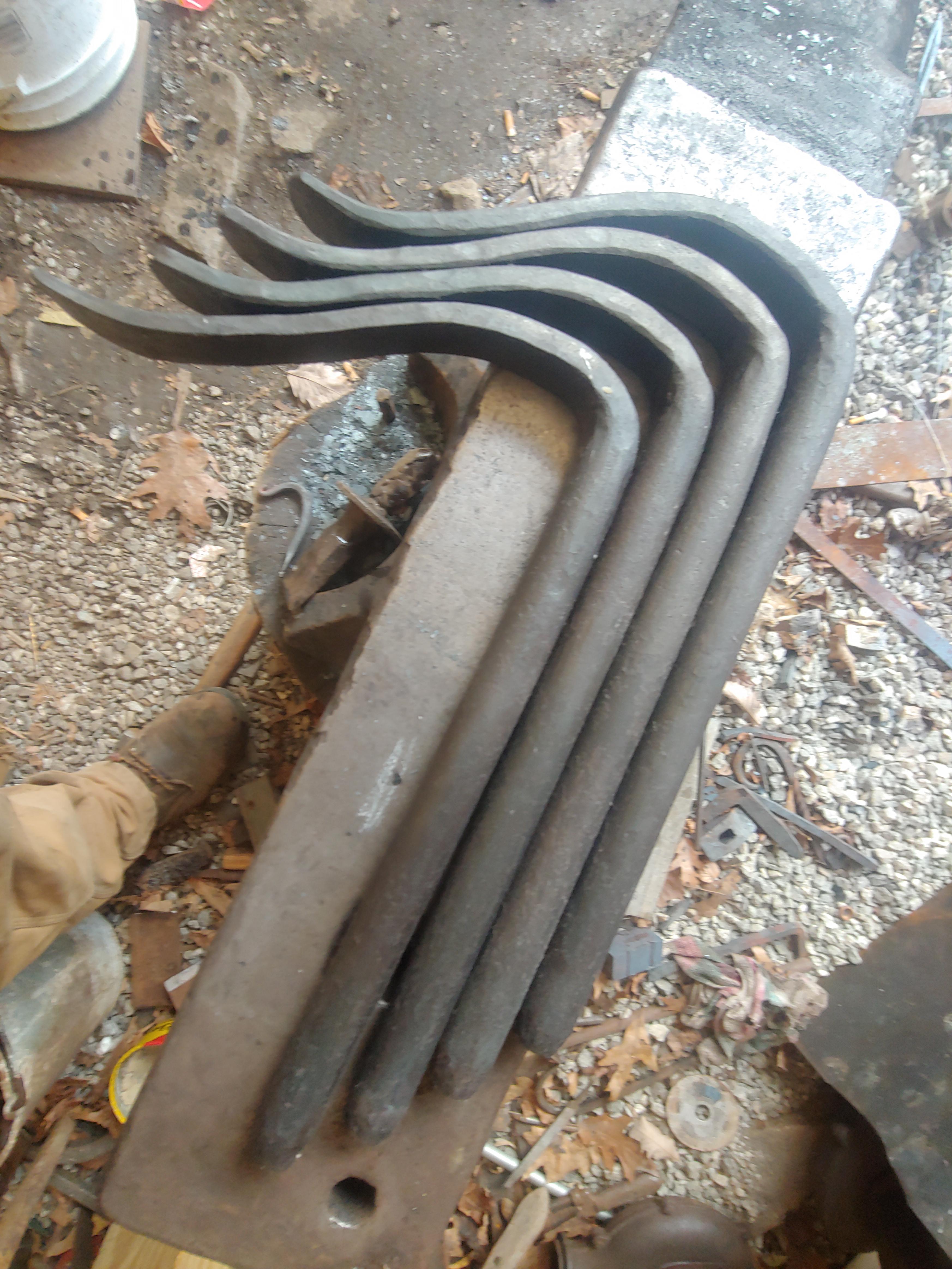 A batch of holdfasts i finished and oiled today for an order. r/handtools