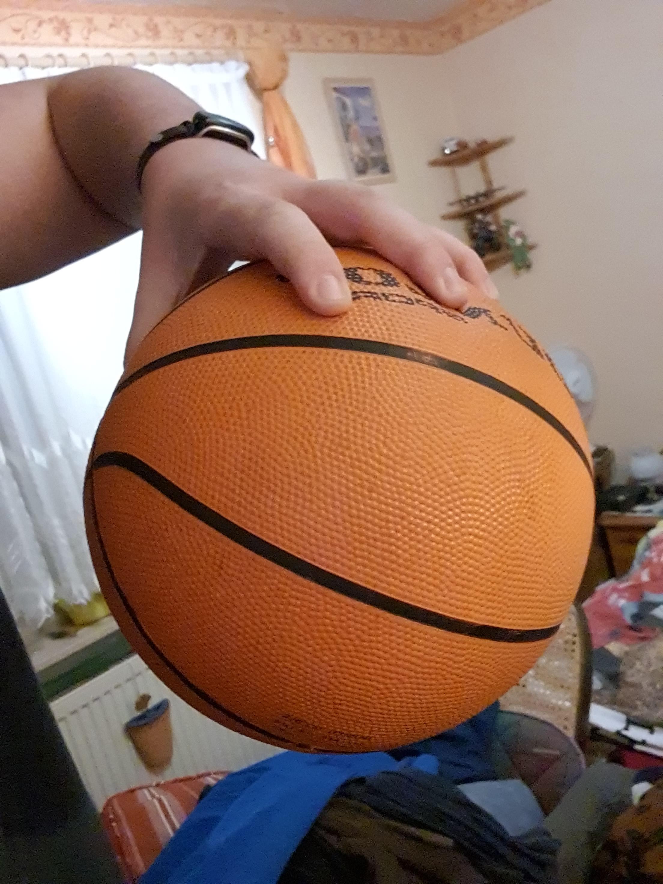 Palming a basketball r/TallTeenagers