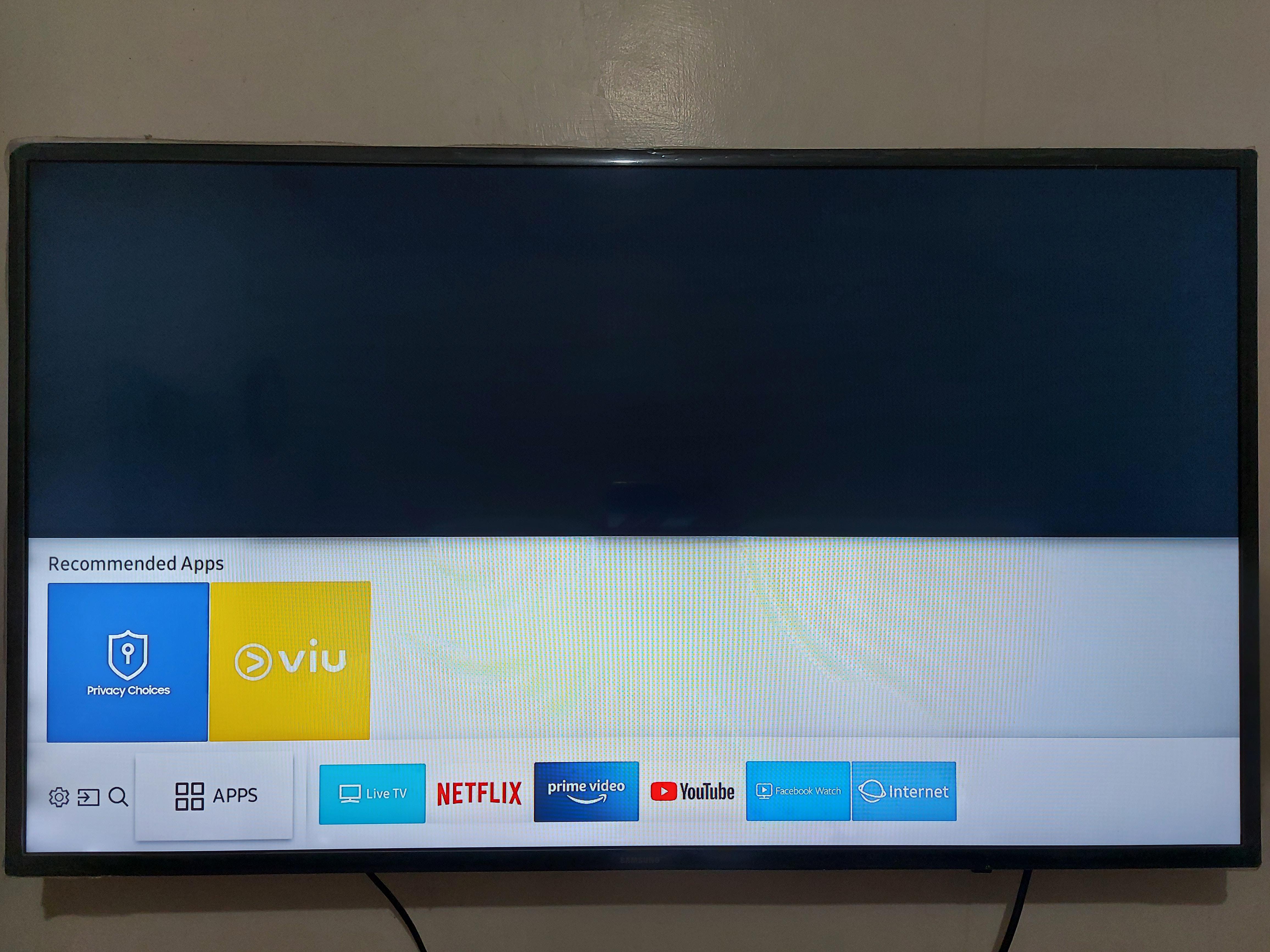 Samsung Smart TV (Model UA43M5500) shows Black Screen whenever I open "Apps." Resetting the TV