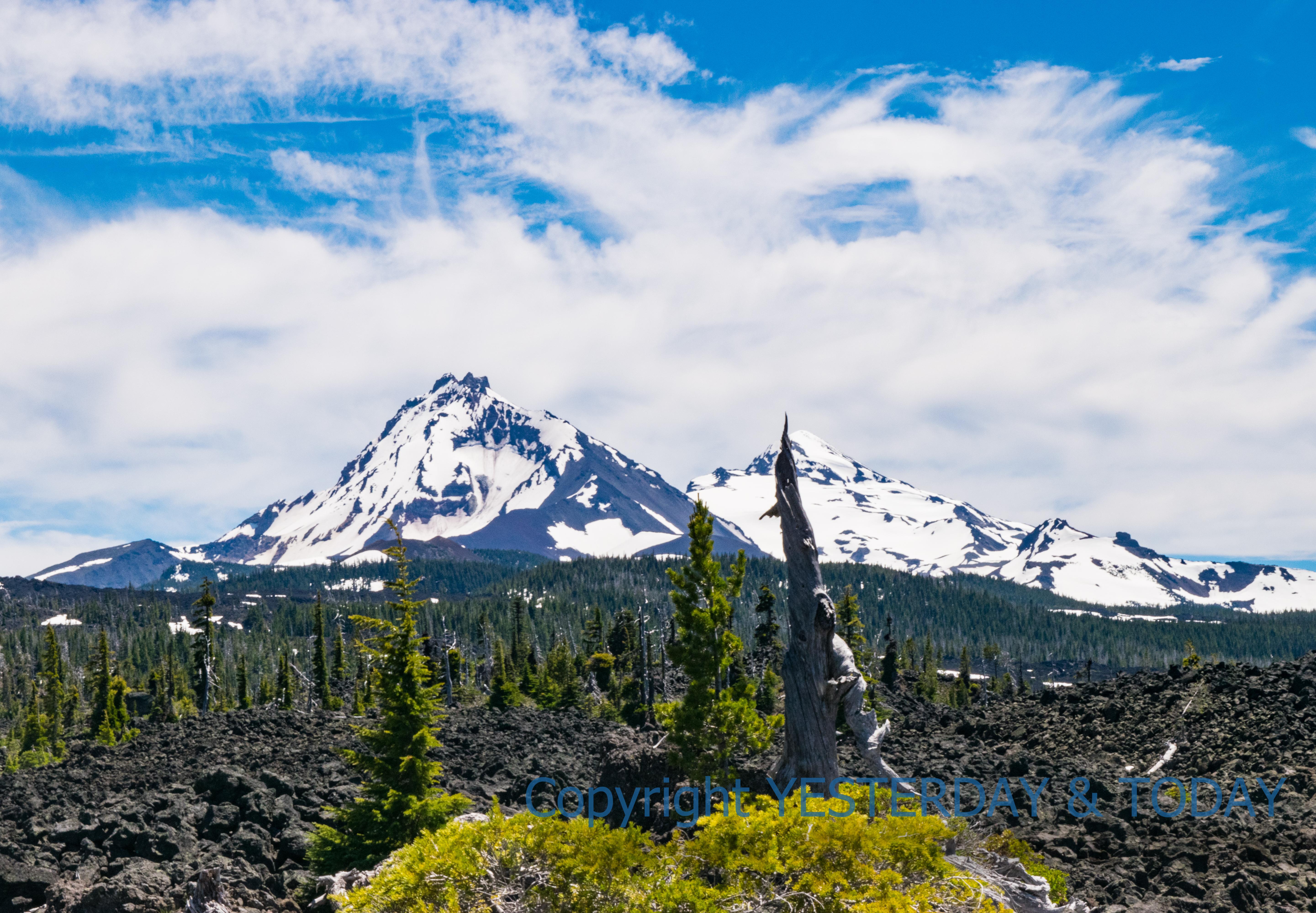 Two of the Three Sisters, Oregon [OC] [5762 x 4000] r/EarthPorn