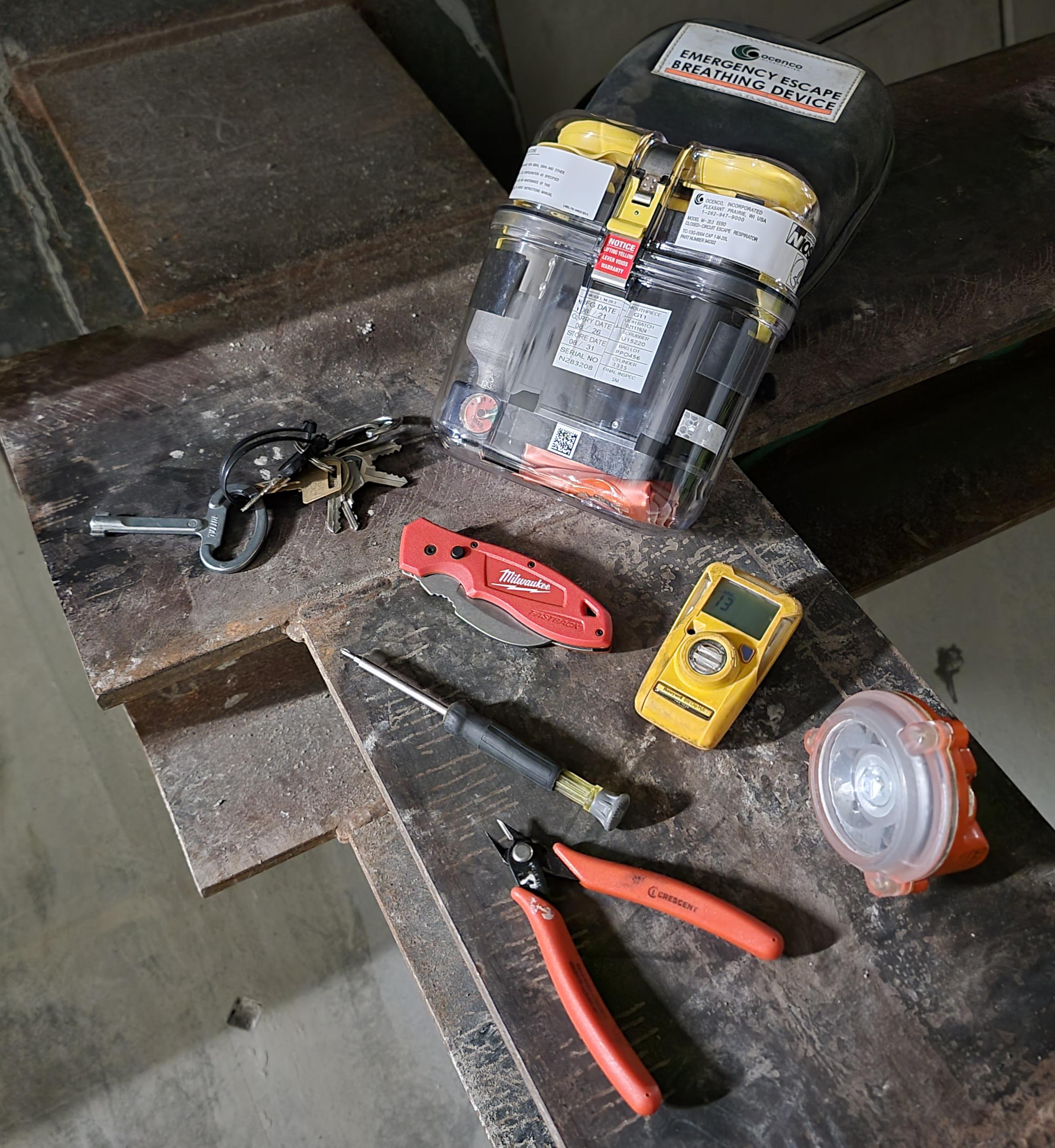 Tunnel Electrician EDC r/EDC